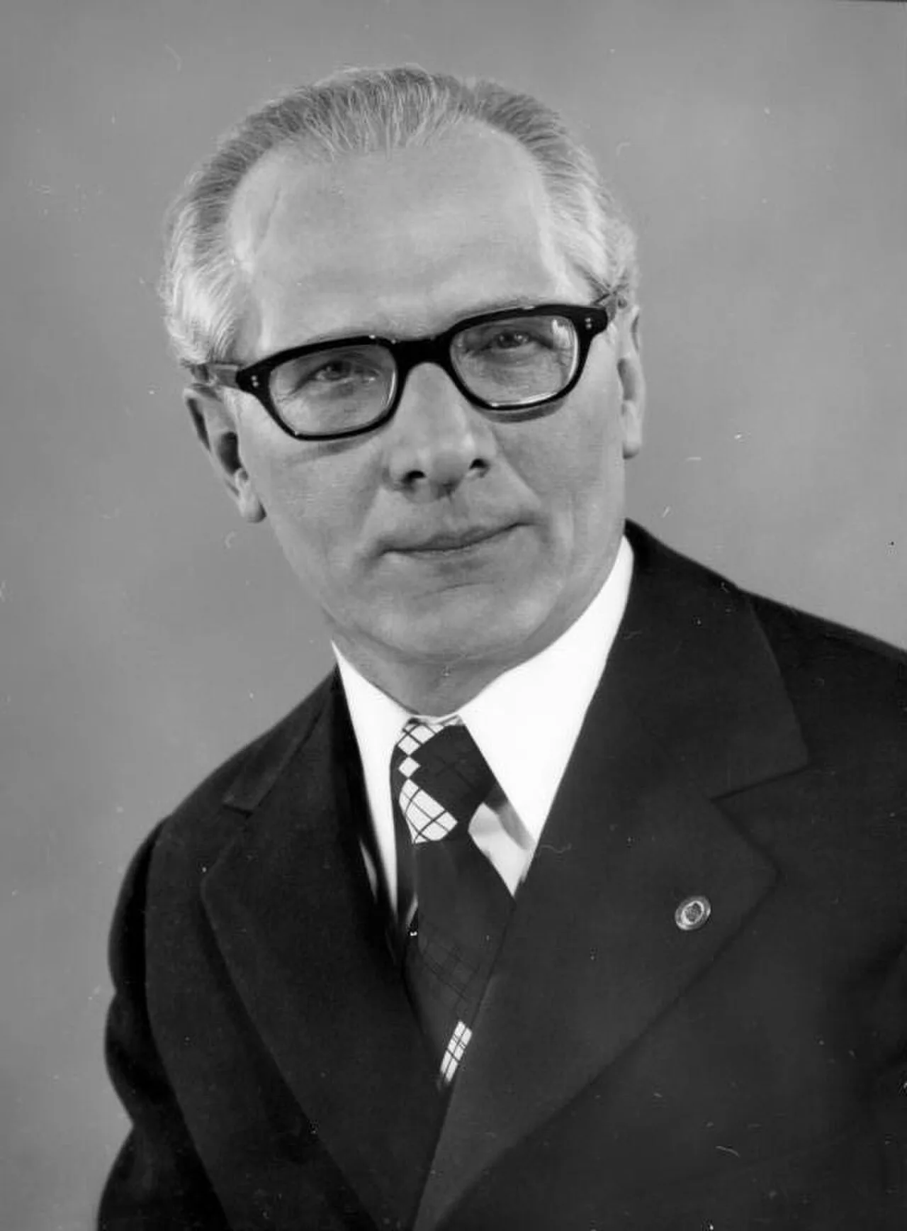 Porträt von Erich Honecker (1912–1994) – Gedenkseite