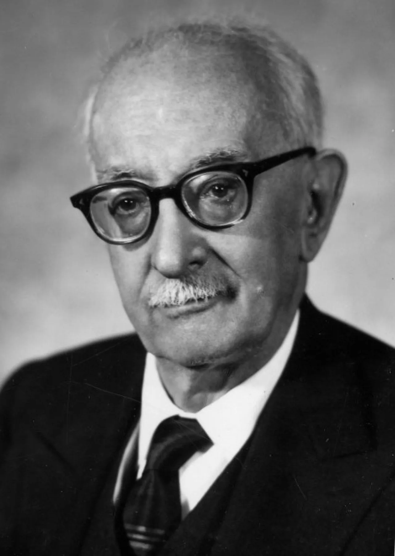 Portrait of Giuseppe Paratore (1876–1967) – memorial page