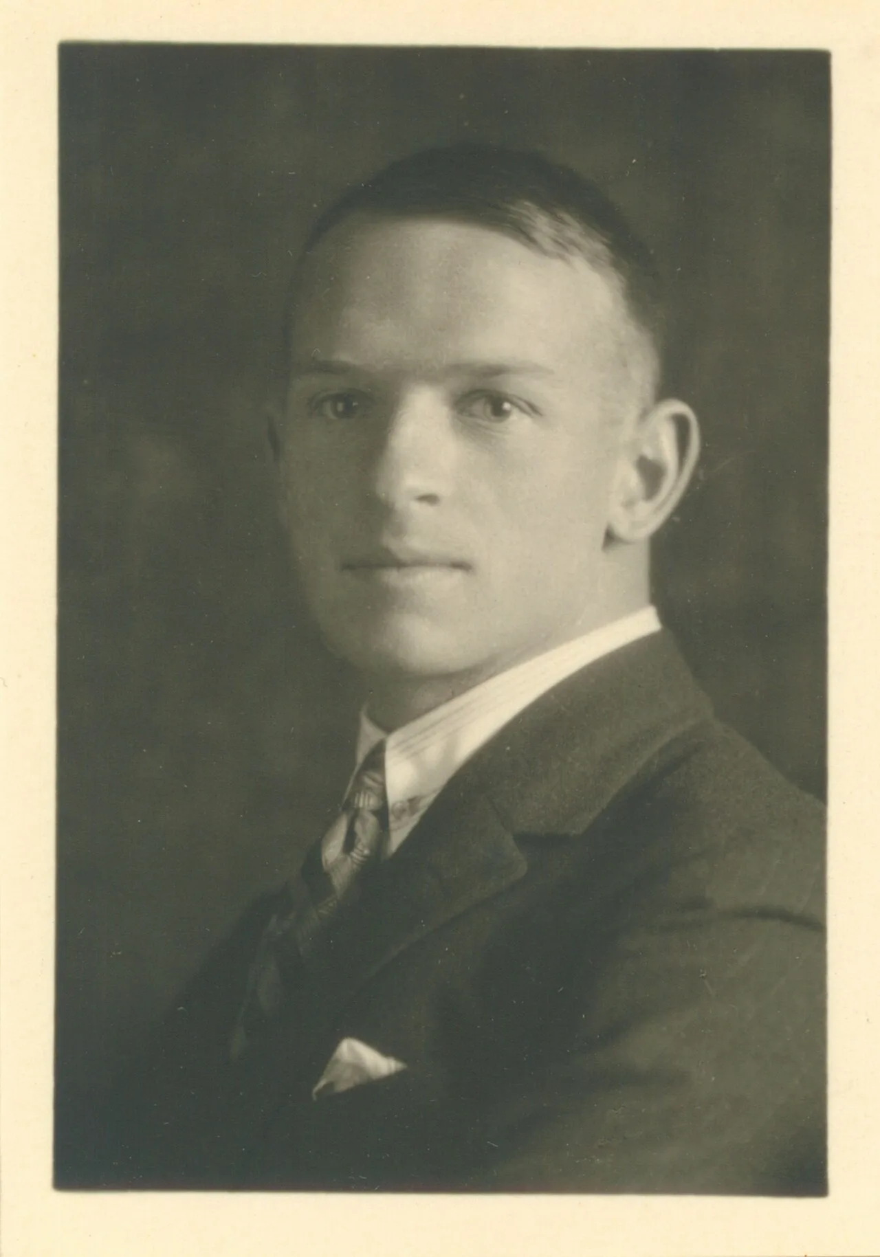 Portrait of Eduard Amstutz (1903–1985) – memorial page