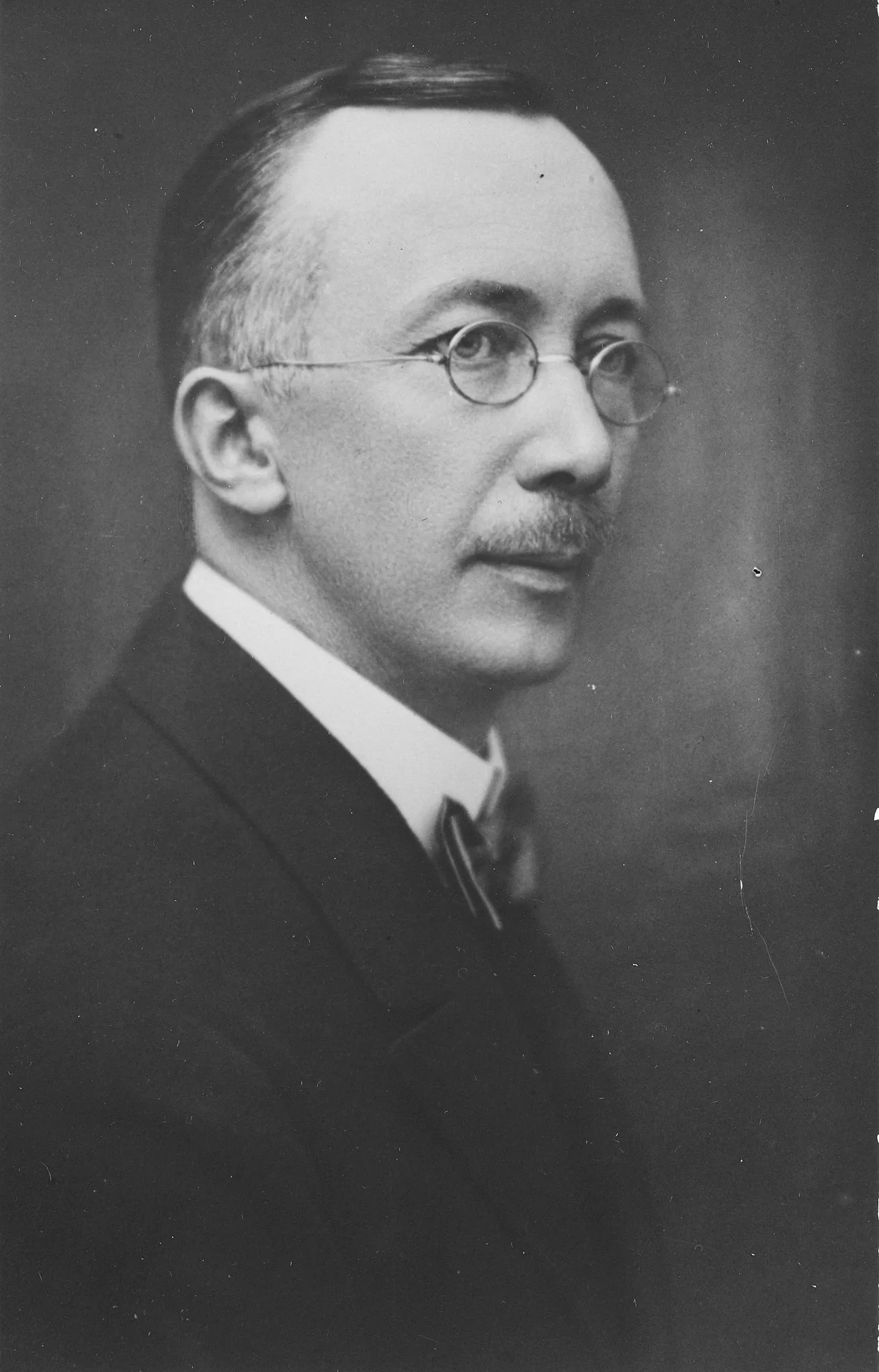 Porträt von Rudolf Holsti (1881–1945) – Gedenkseite