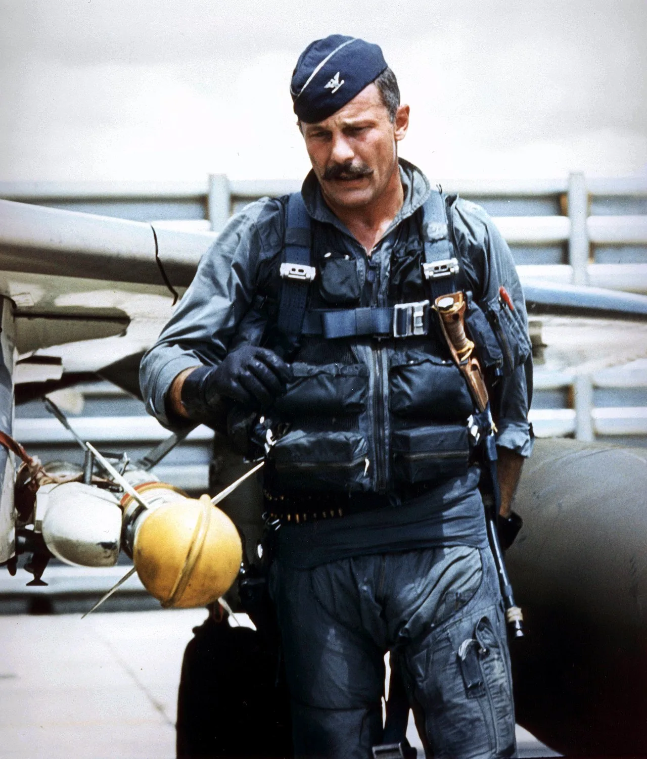 Porträt von Robin Olds (1922–2007) – Gedenkseite