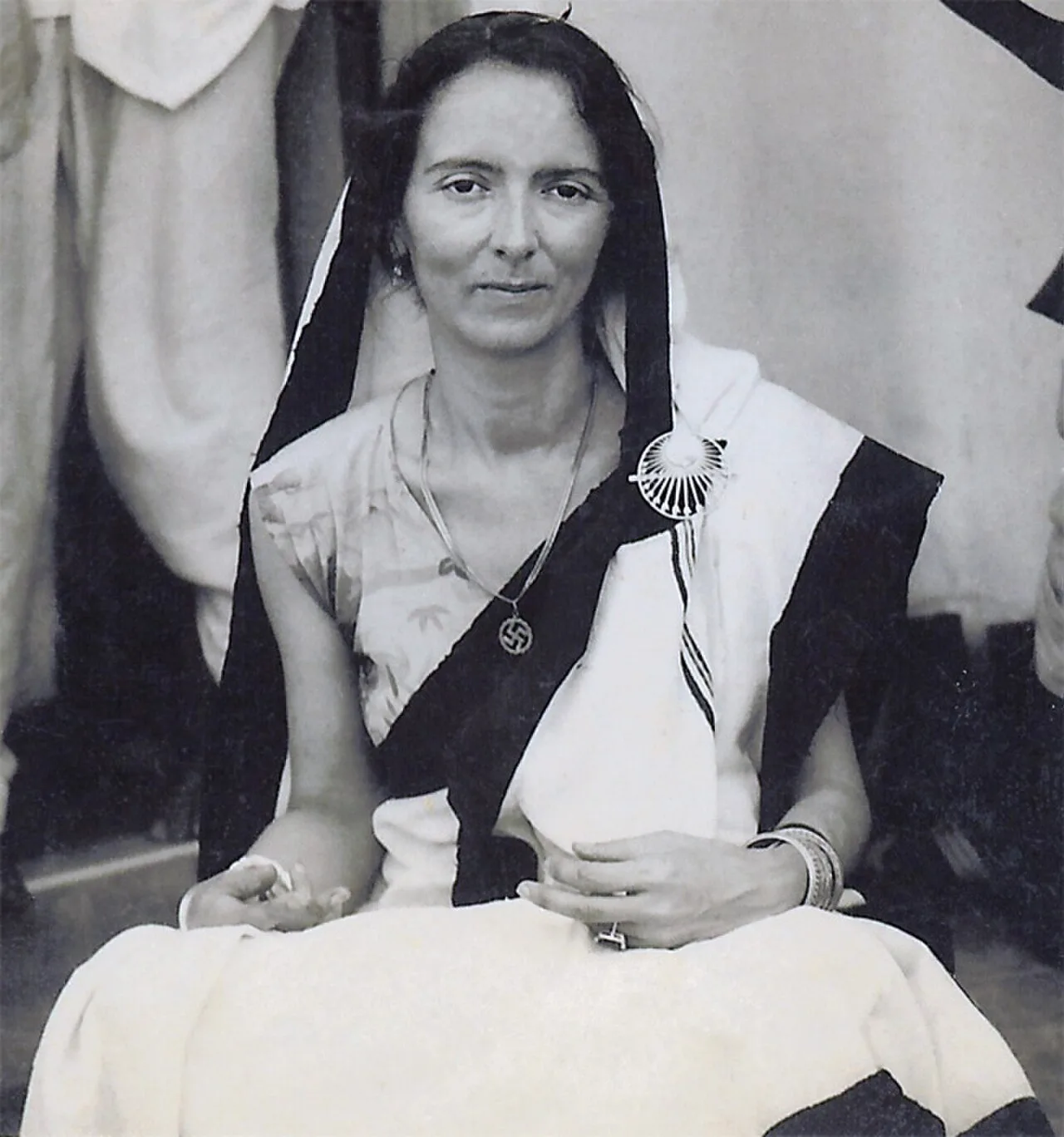 Porträt von Savitri Devi (1905–1982) – Gedenkseite