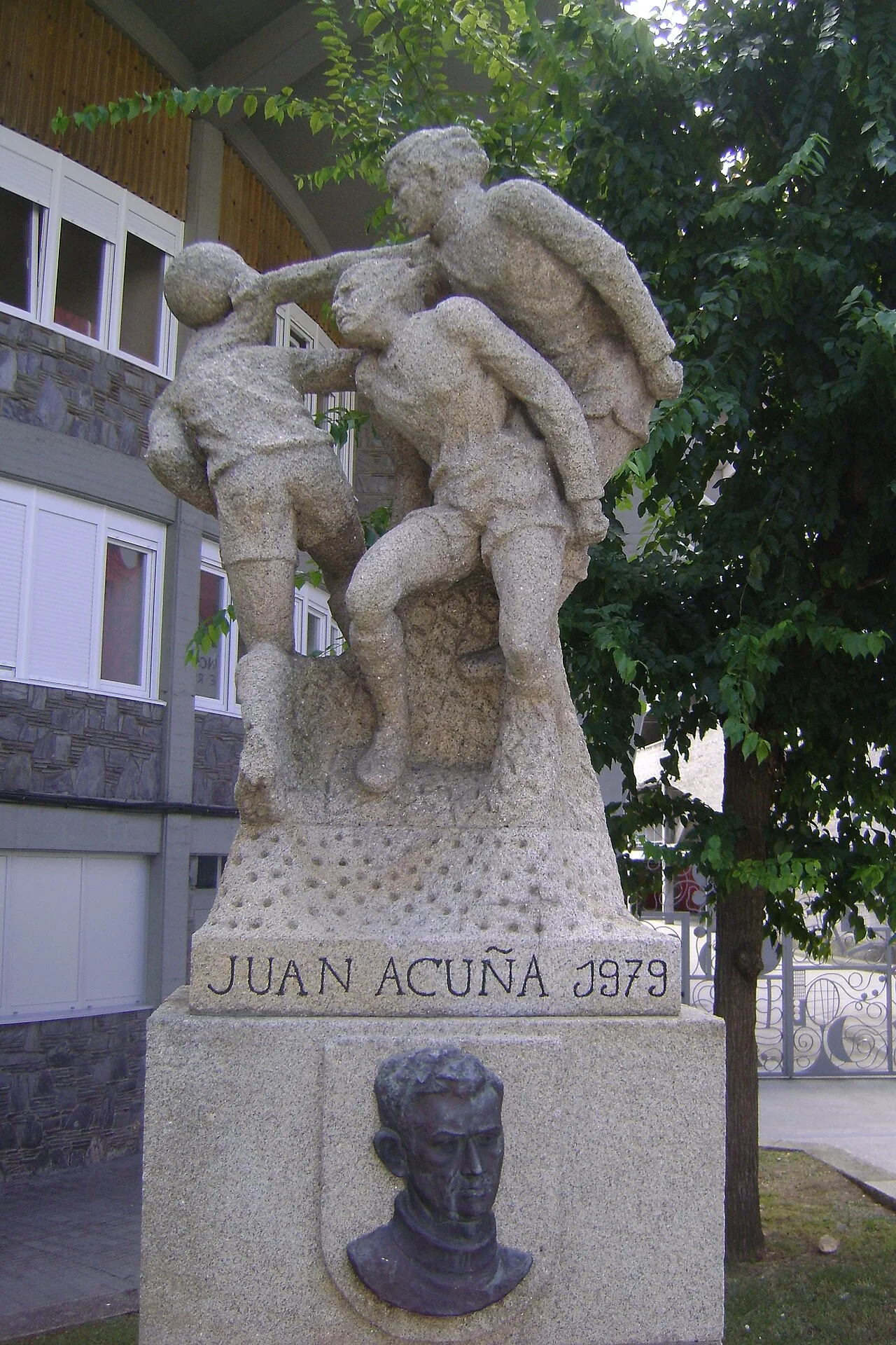 Portrait of Juan Acuña (1923–2001) – memorial page
