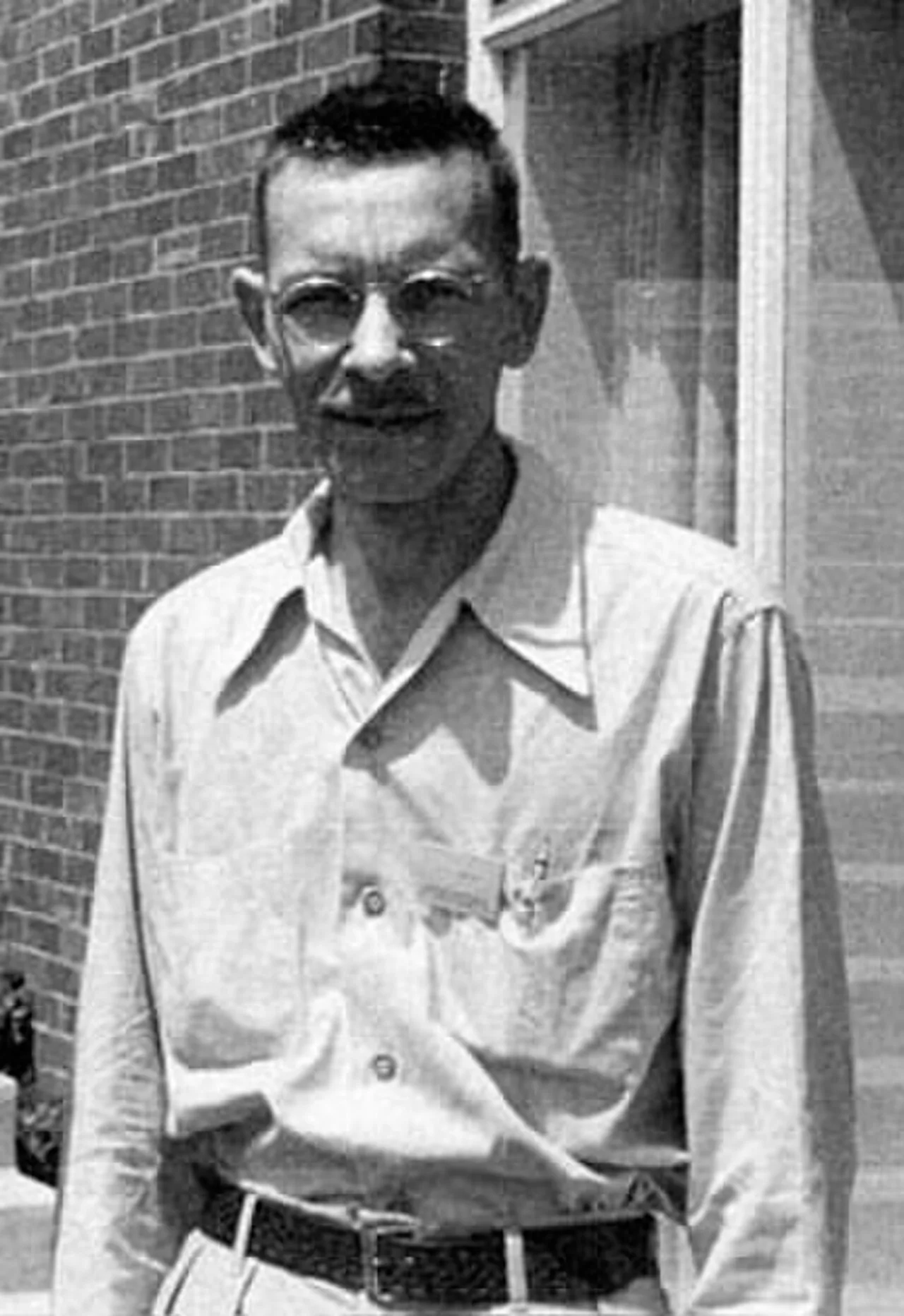 Portrait of Alfred Day Hershey (1908–1997) – memorial page