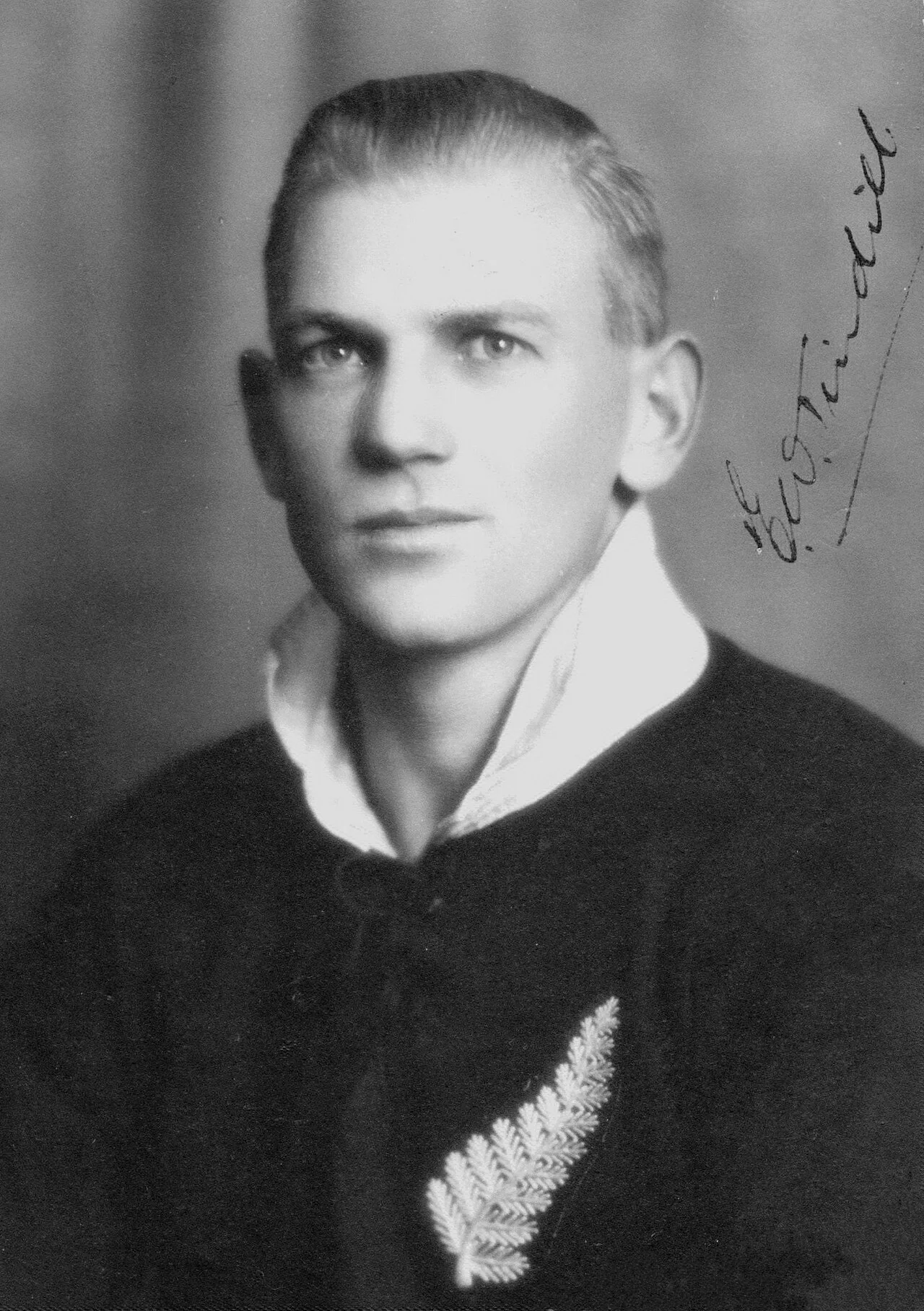 Portrait of Eric Tindill (1910–2010) – memorial page