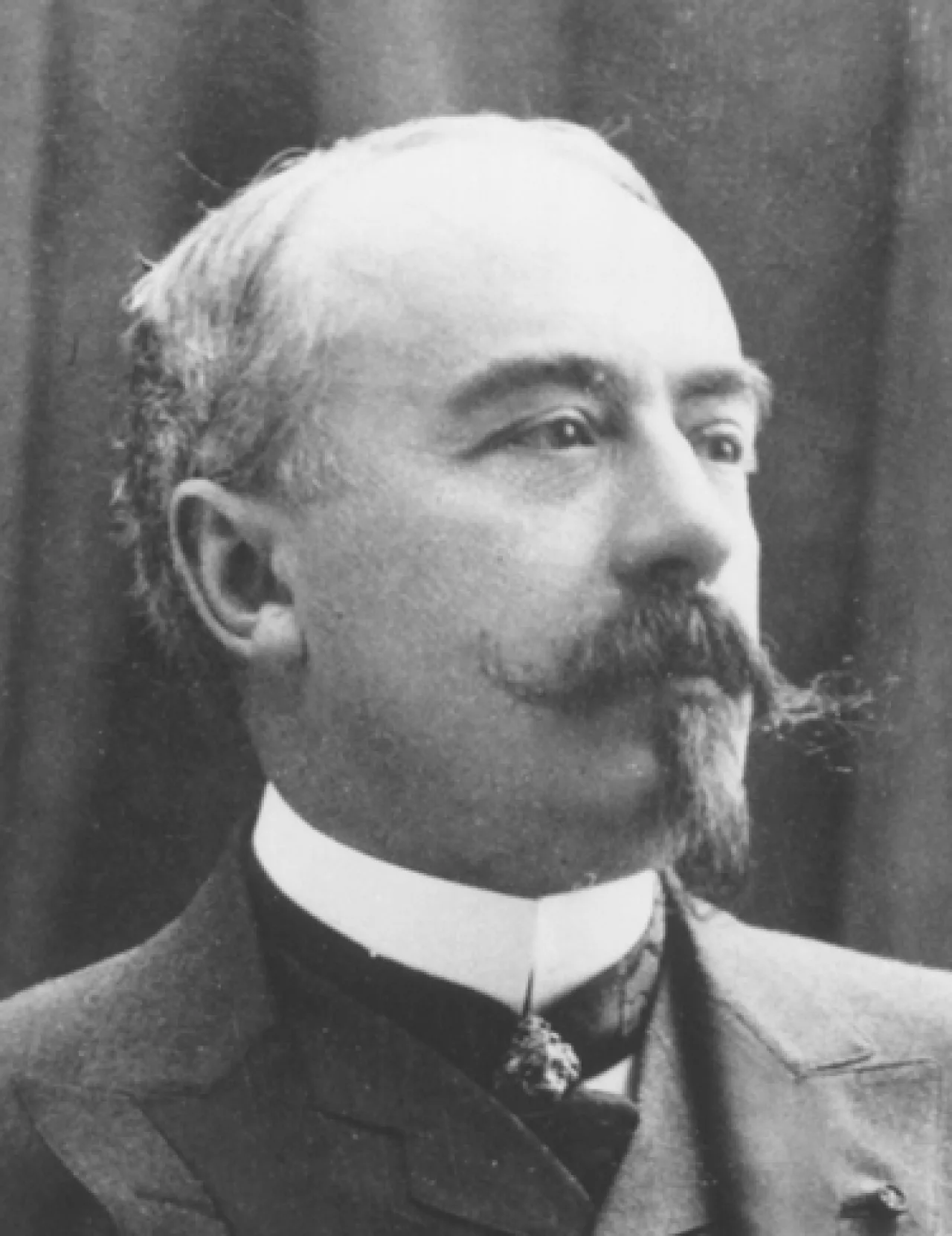 Porträt von Édouard Louis Joseph Empain (1852–1929) – Gedenkseite