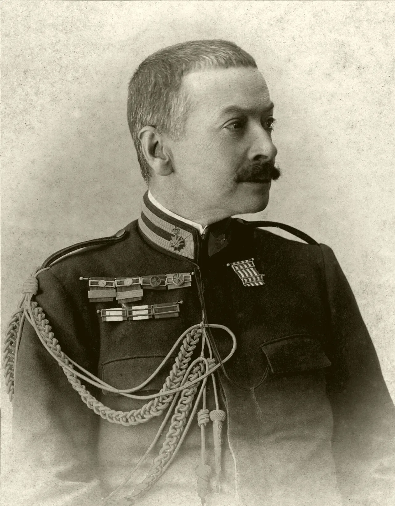 Porträt von Joaquim Augusto Mouzinho de Albuquerque (1855–1902) – Gedenkseite