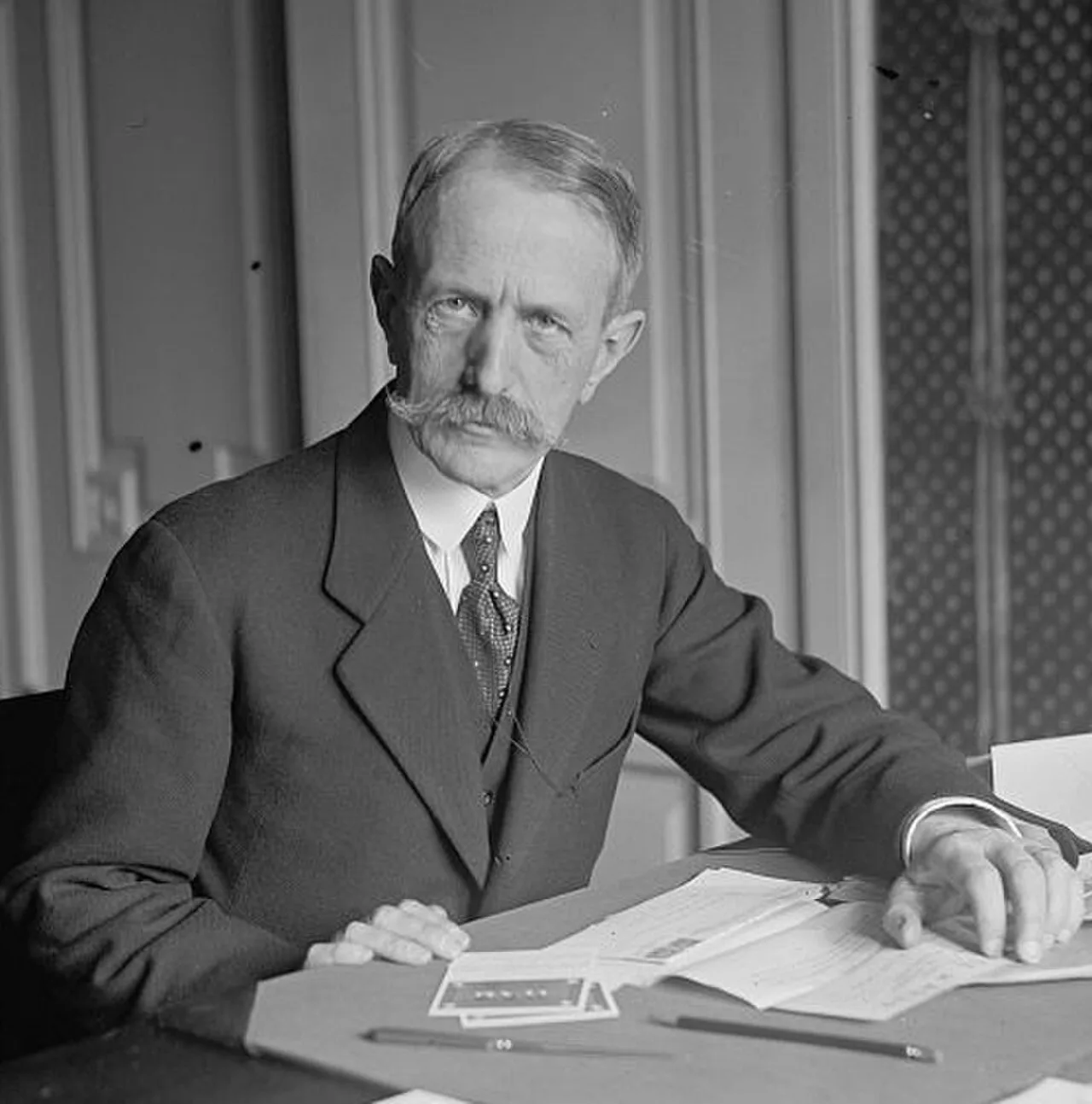 Porträt von Émile Daeschner (1863–1928) – Gedenkseite