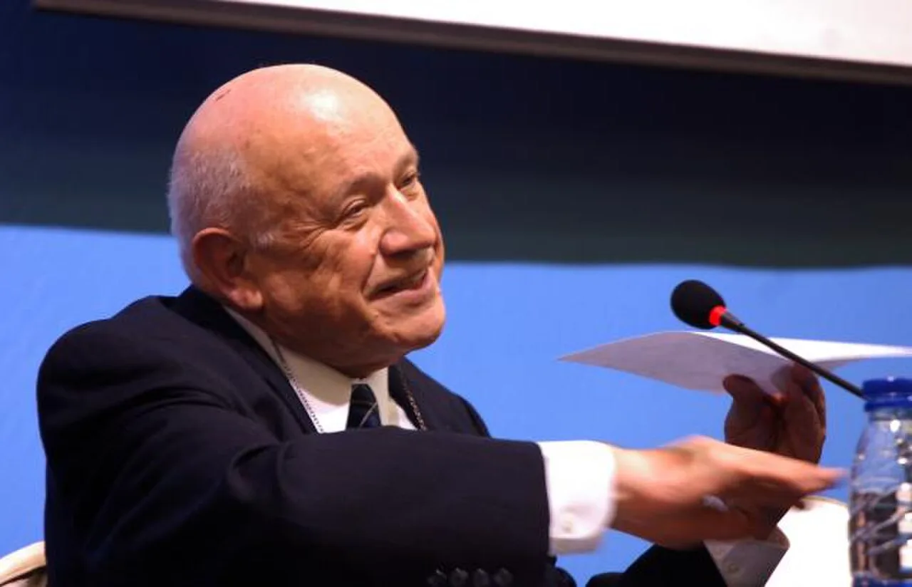 André Teissier du Cros