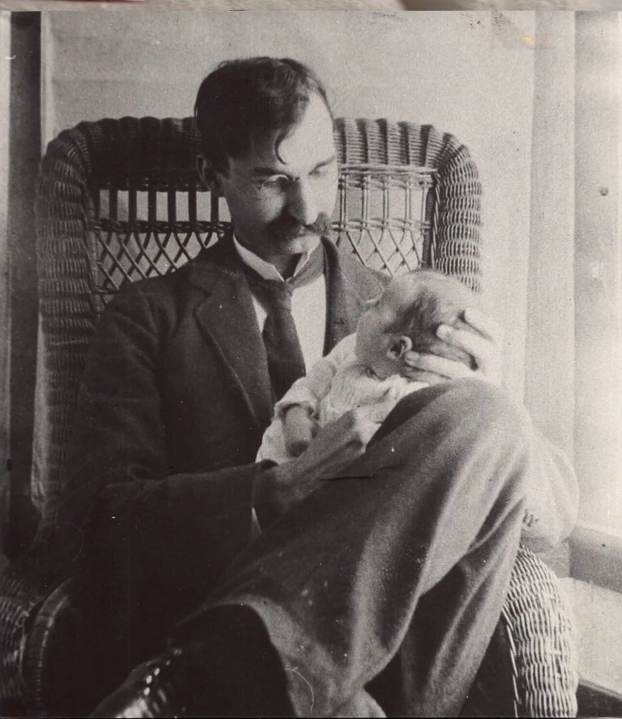 Porträt von Arthur Emanuel Hertzler (1870–1946) – Gedenkseite