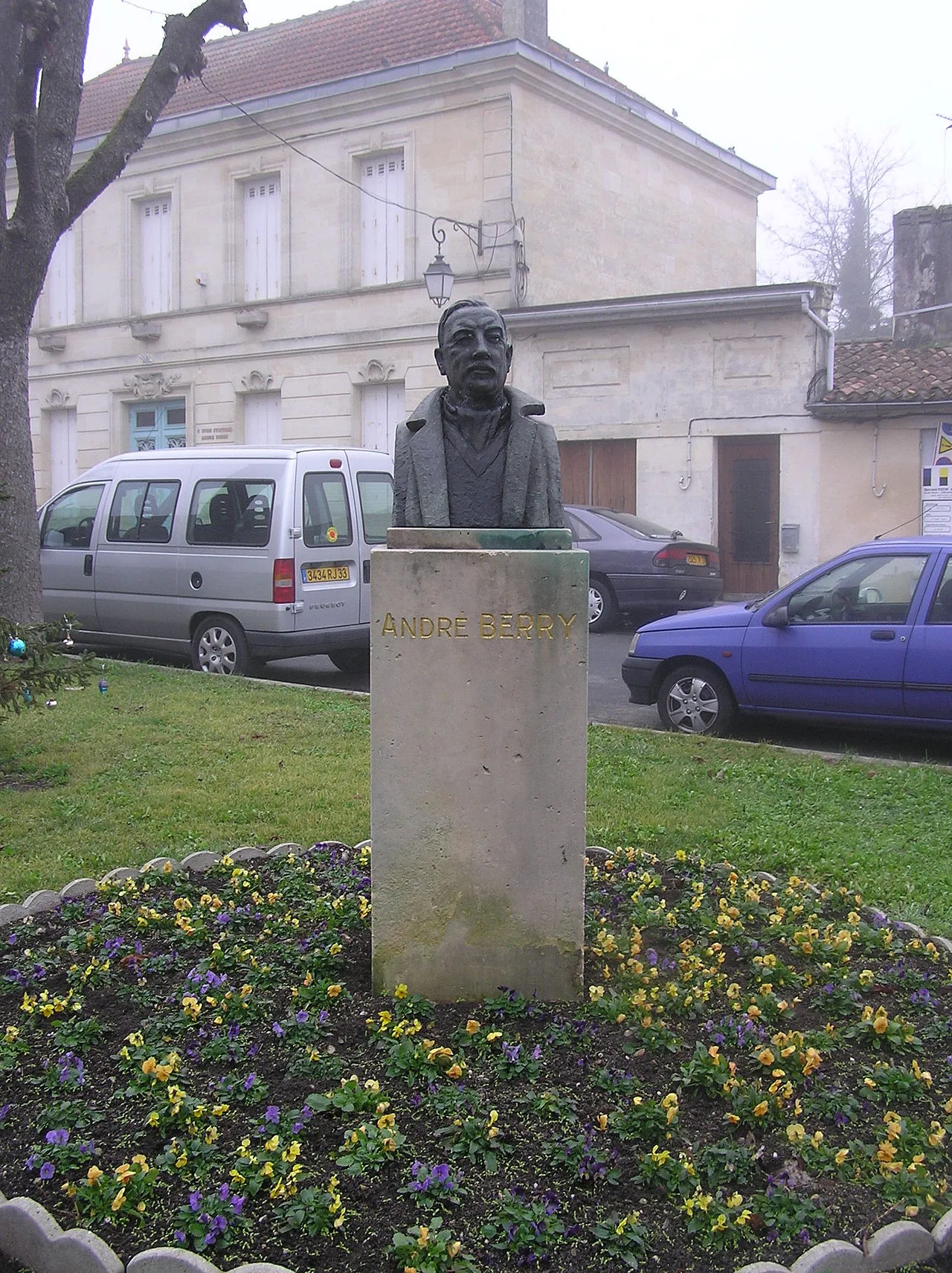 Portrait of André Berry (1902–1986) – memorial page