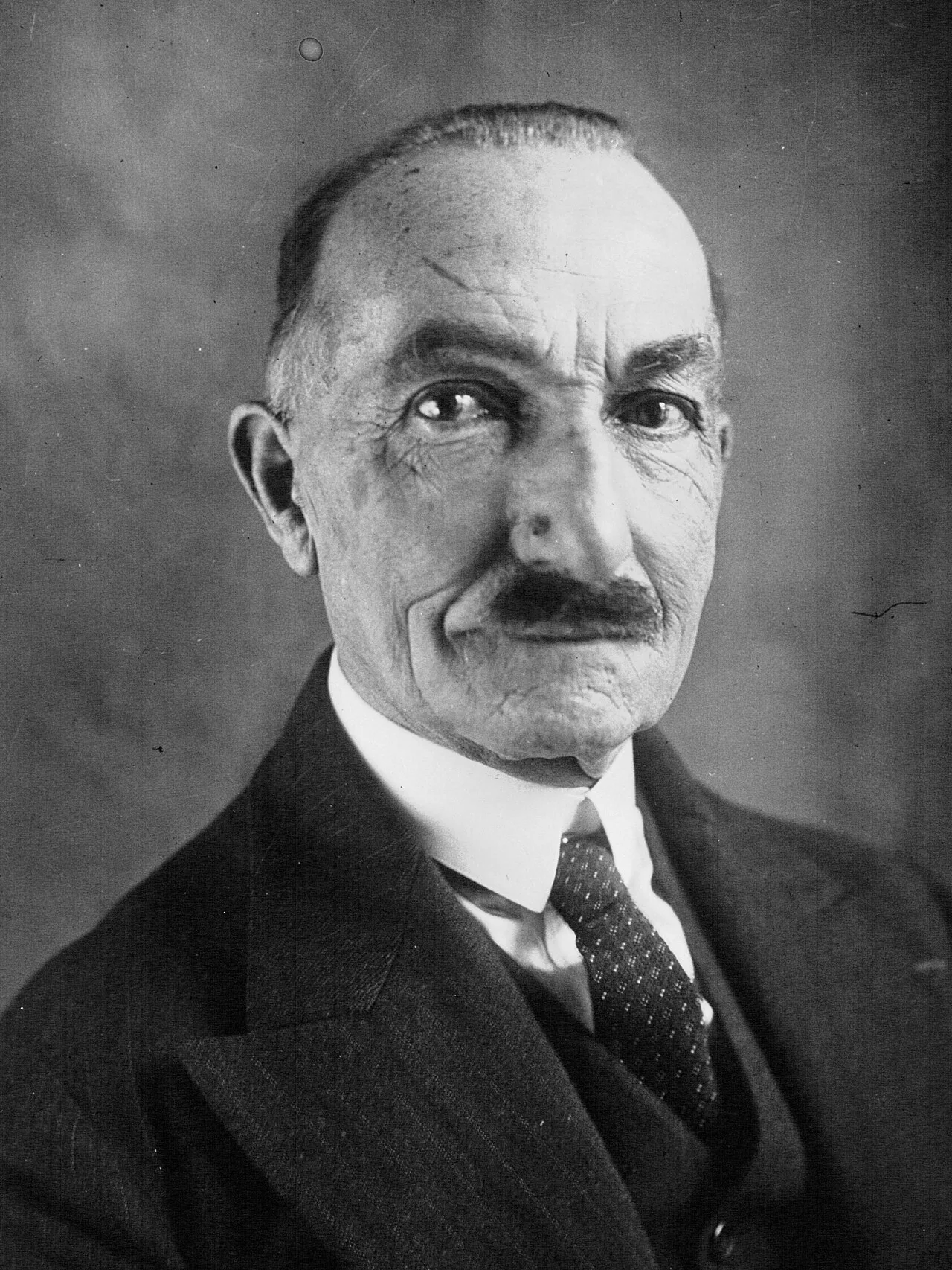 Porträt von Antoine Sallès (1860–1943) – Gedenkseite