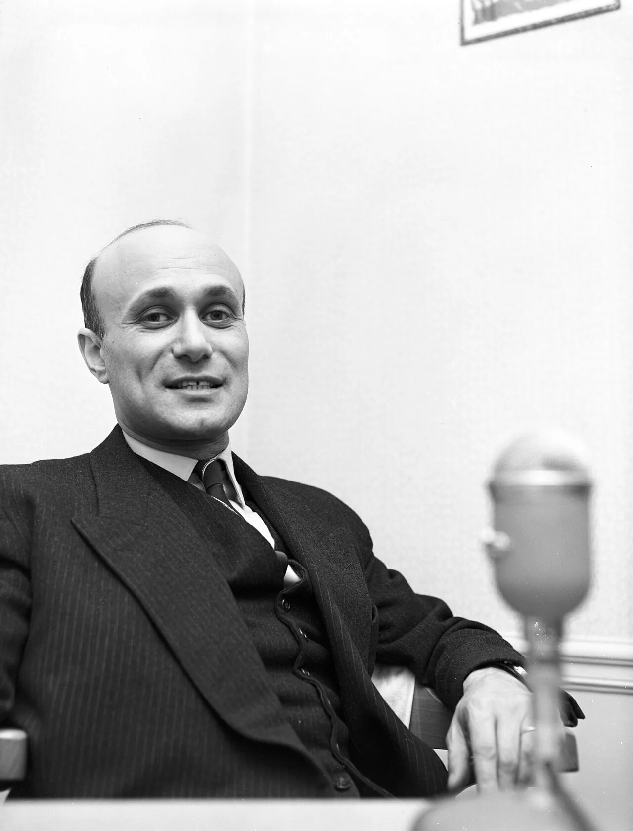Portrait of Bernard Pullman (1919–1996) – memorial page