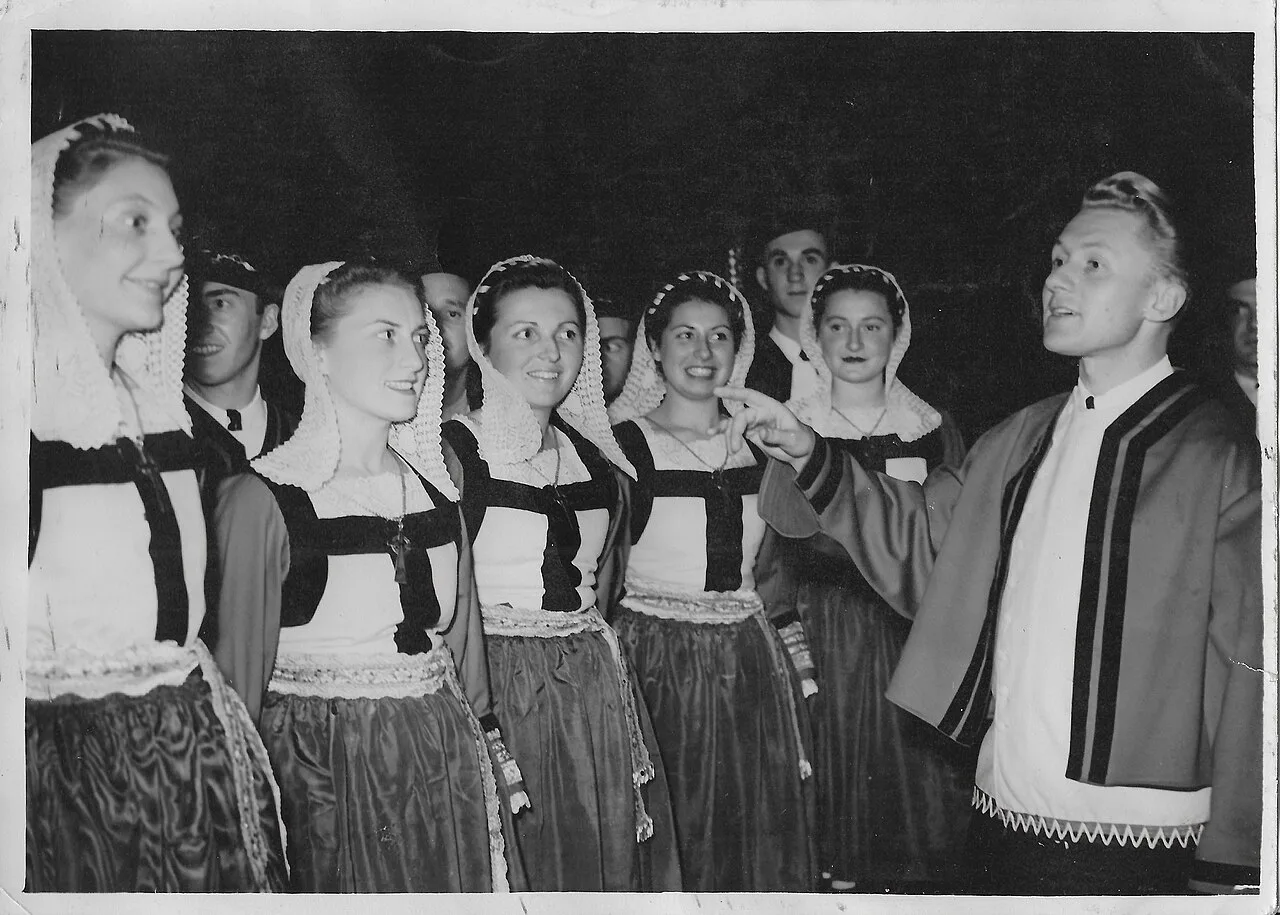 Porträt von Bernard de Parades (1921–2000) – Gedenkseite