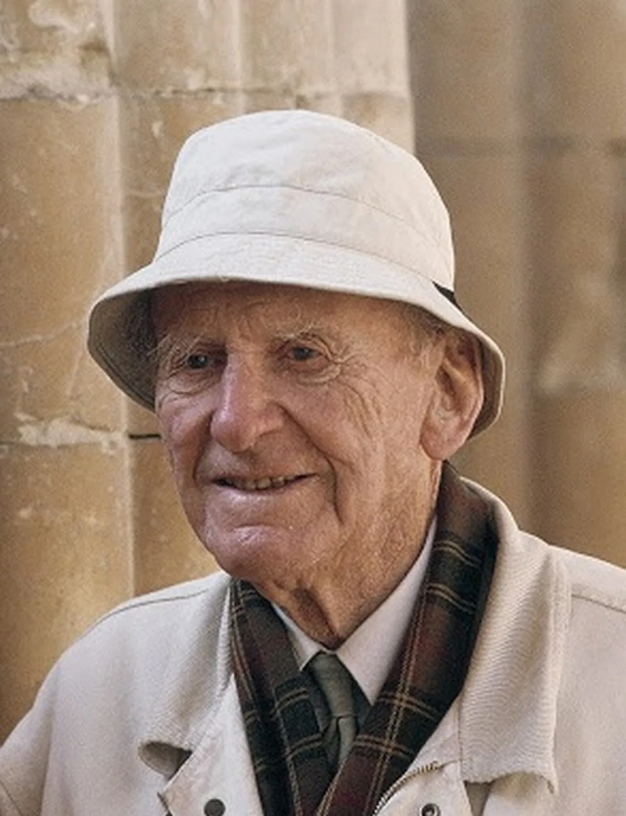 Porträt von Jean-Philippe Lauer (1902–2001) – Gedenkseite