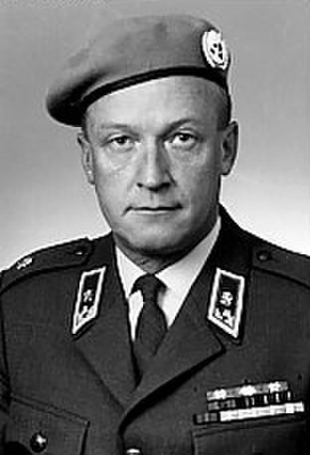 Portrait of Ensio Siilasvuo (1922–2003) – memorial page