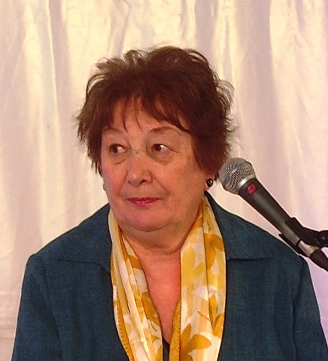 Porträt von Ann Granger (1939–2025) – Gedenkseite