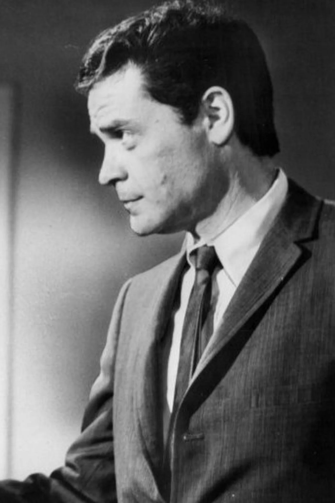 Portrait of Lee Farr (1927–2017) – memorial page