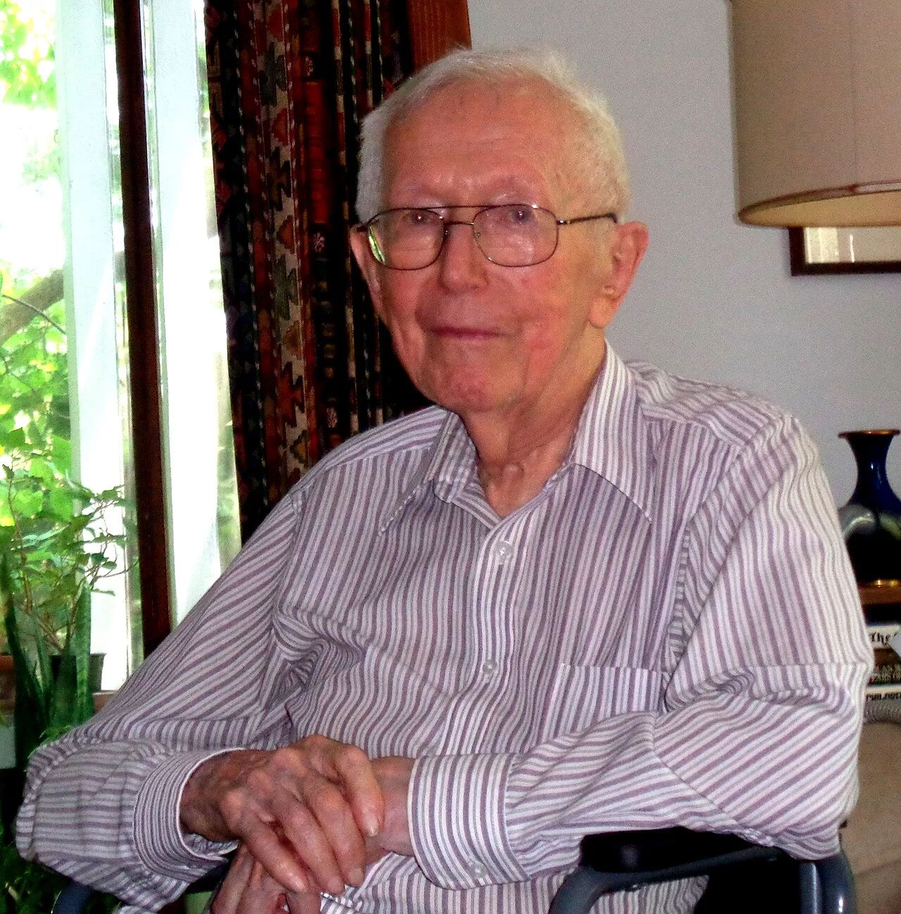 Porträt von Charles Duncan Michener (1918–2015) – Gedenkseite