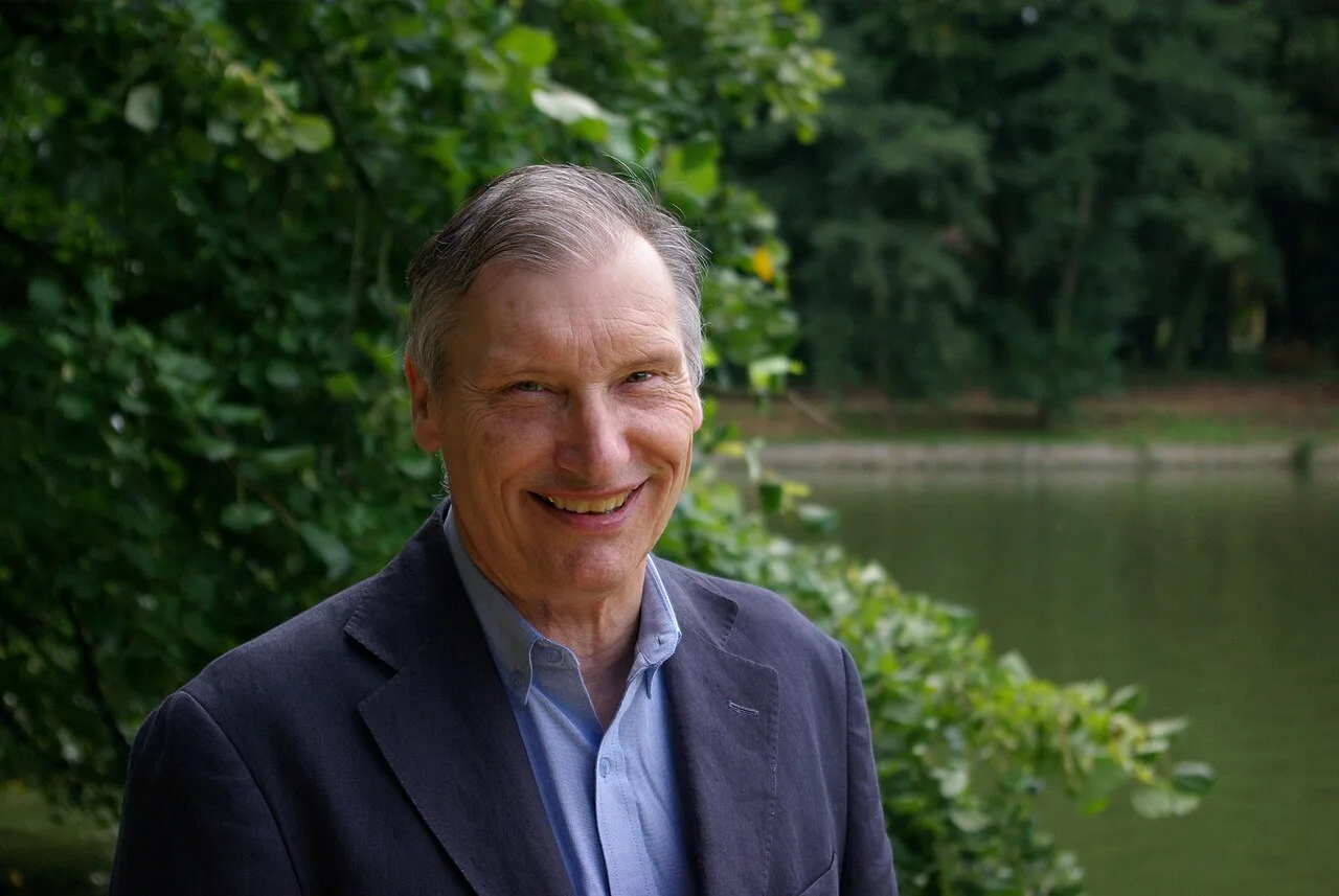 Porträt von Charles Pire (1941–2012) – Gedenkseite