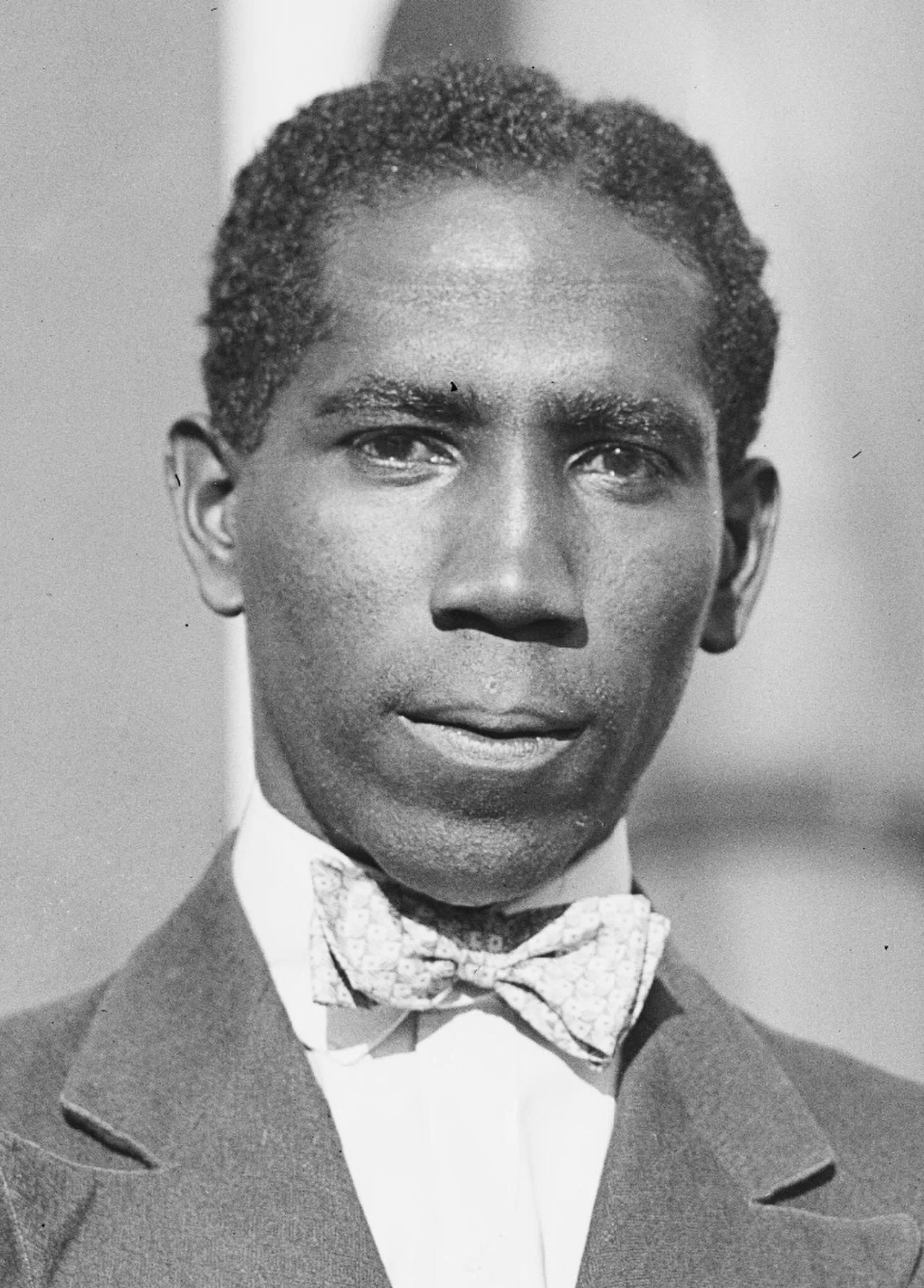 Portrait of Clifford Roach (1904–1988) – memorial page