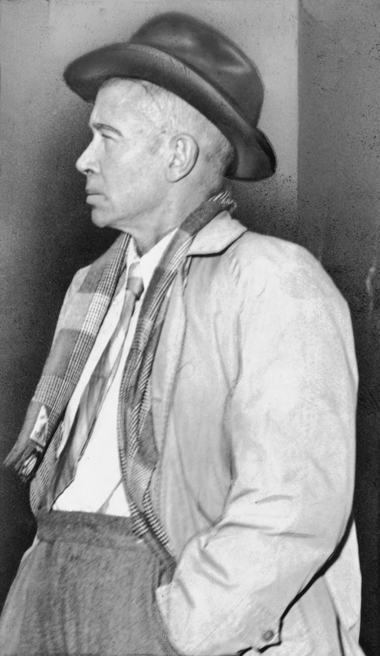 Porträt von E. E. Cummings (1894–1962) – Gedenkseite