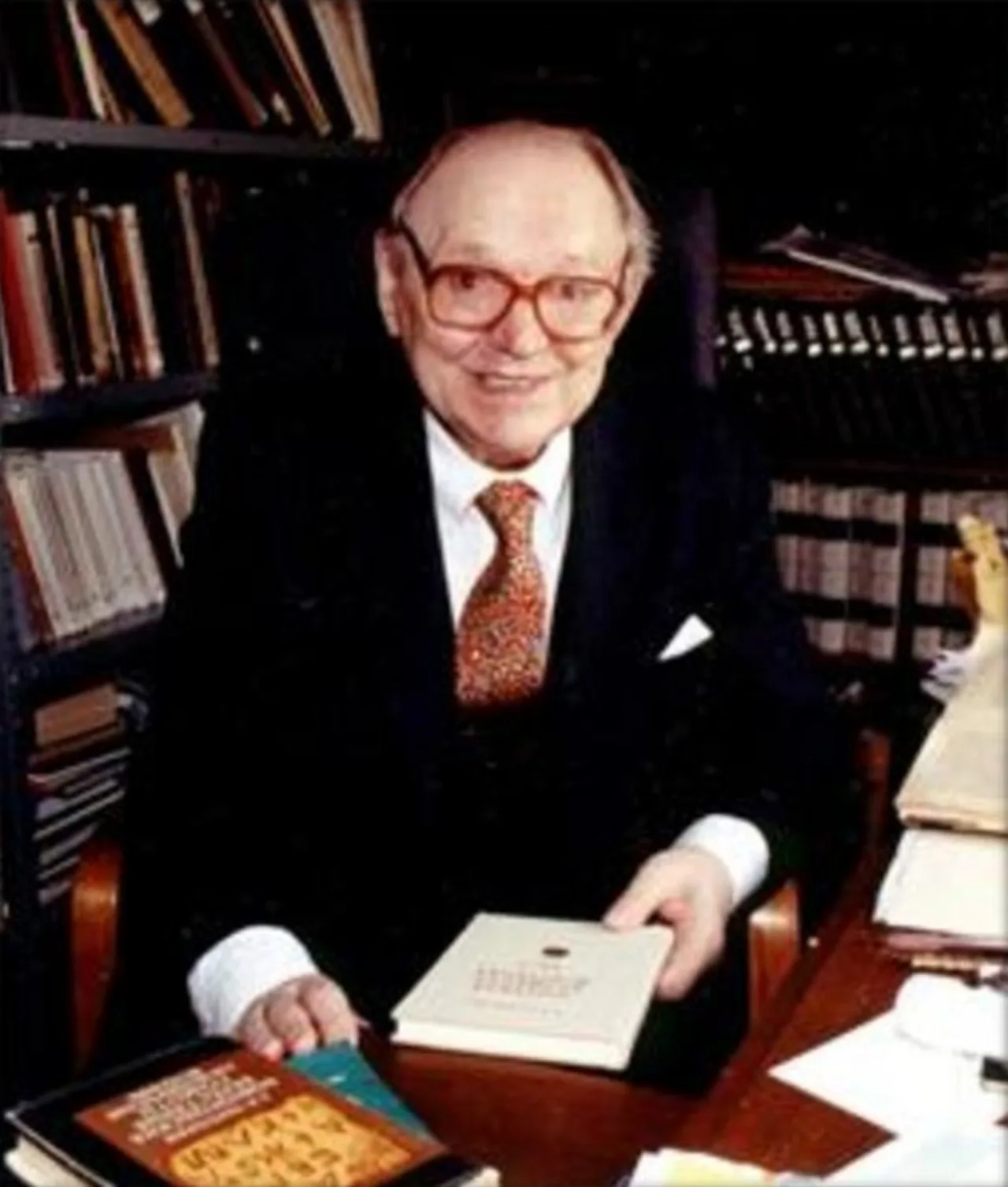 Portrait of Omeljan Pritsak (1919–2006) – memorial page