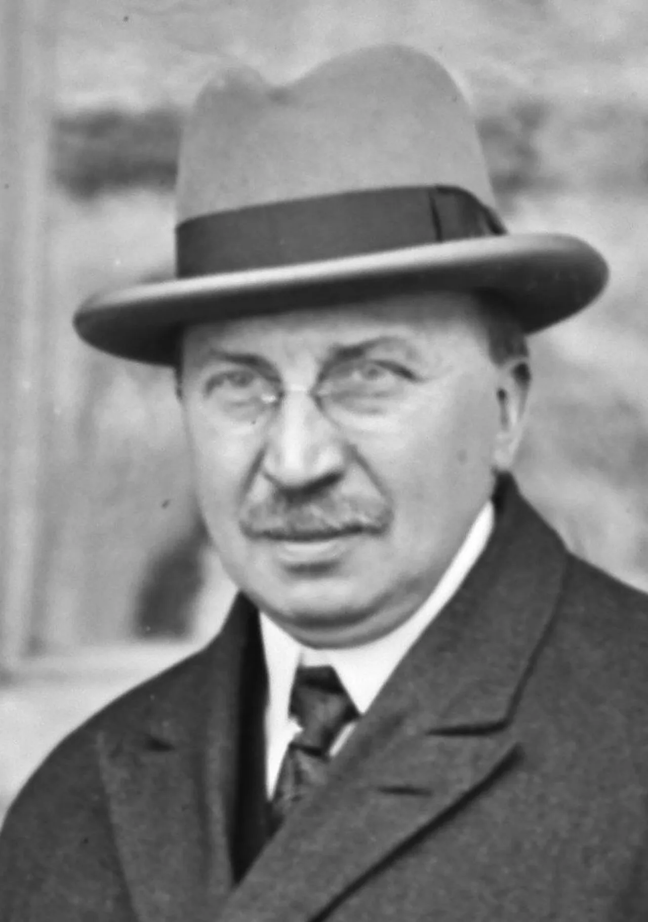 Portrait of Daniel Serruys (1875–1950) – memorial page