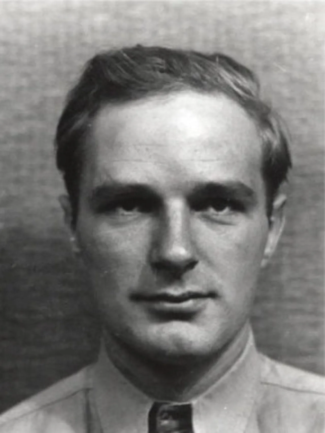 Porträt von David Dellinger (1915–2004) – Gedenkseite
