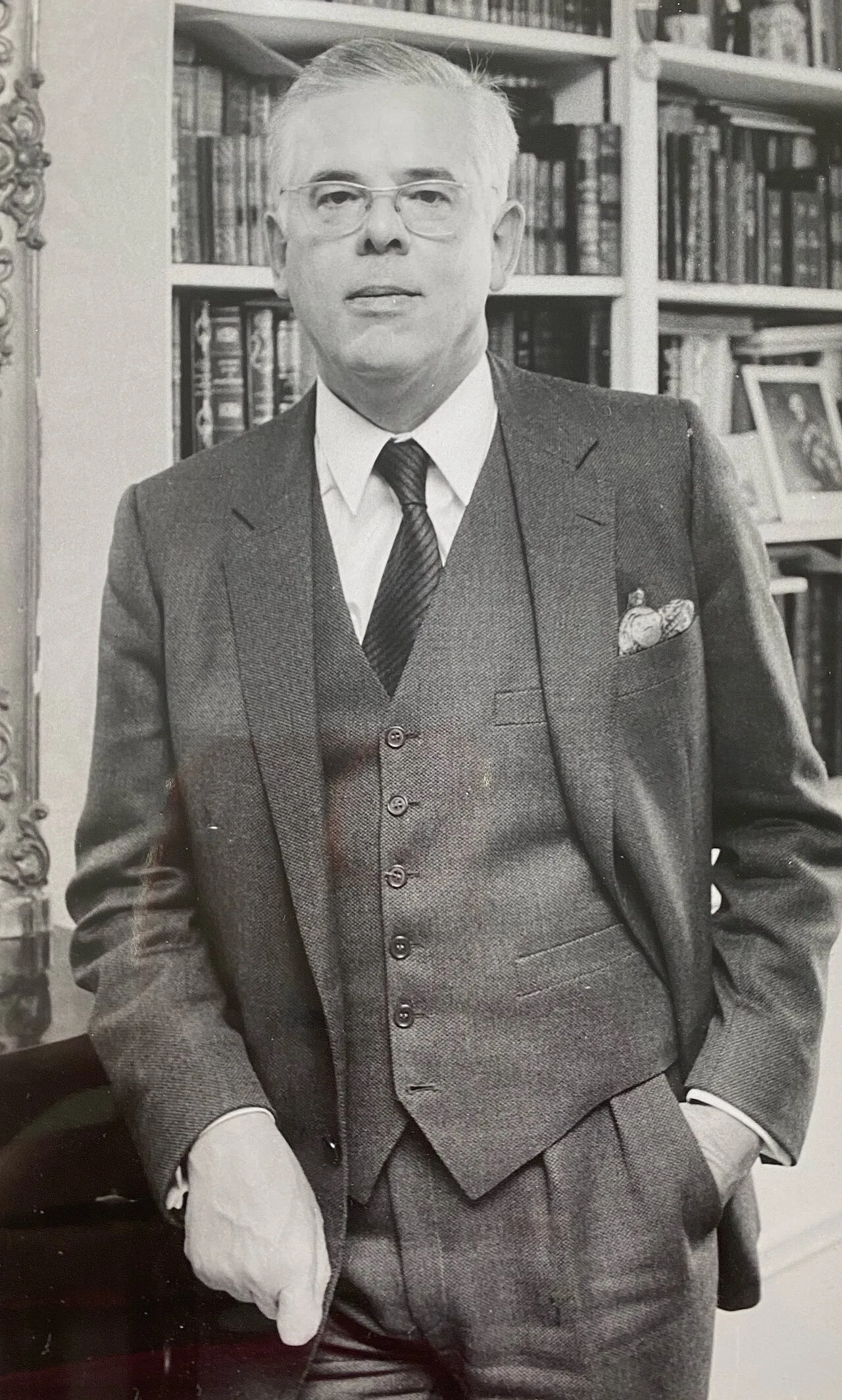 Portrait of Ghislain de Diesbach (1931–2023) – memorial page