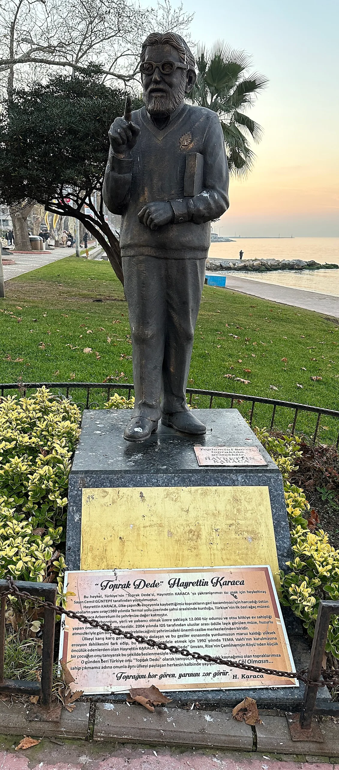 Porträt von Hayrettin Karaca (1922–2020) – Gedenkseite