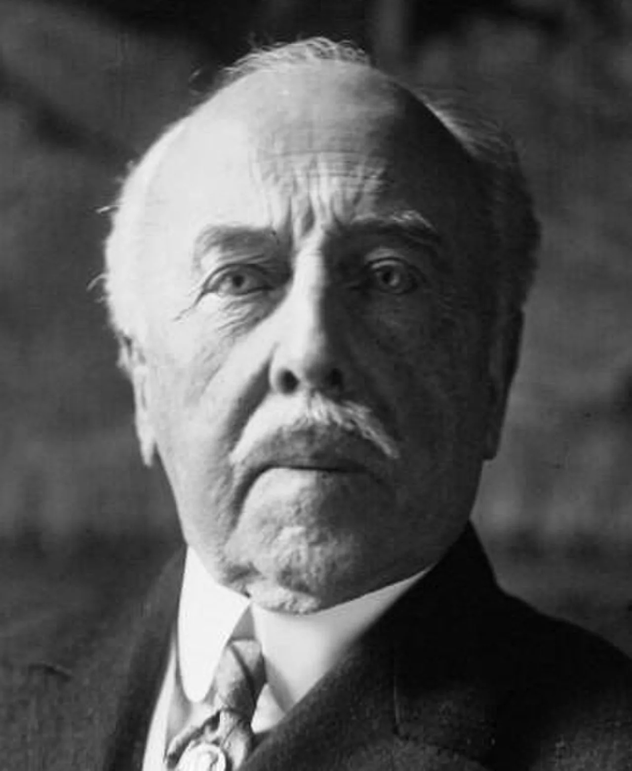 Porträt von Henri Hébrard de Villeneuve (1848–1925) – Gedenkseite