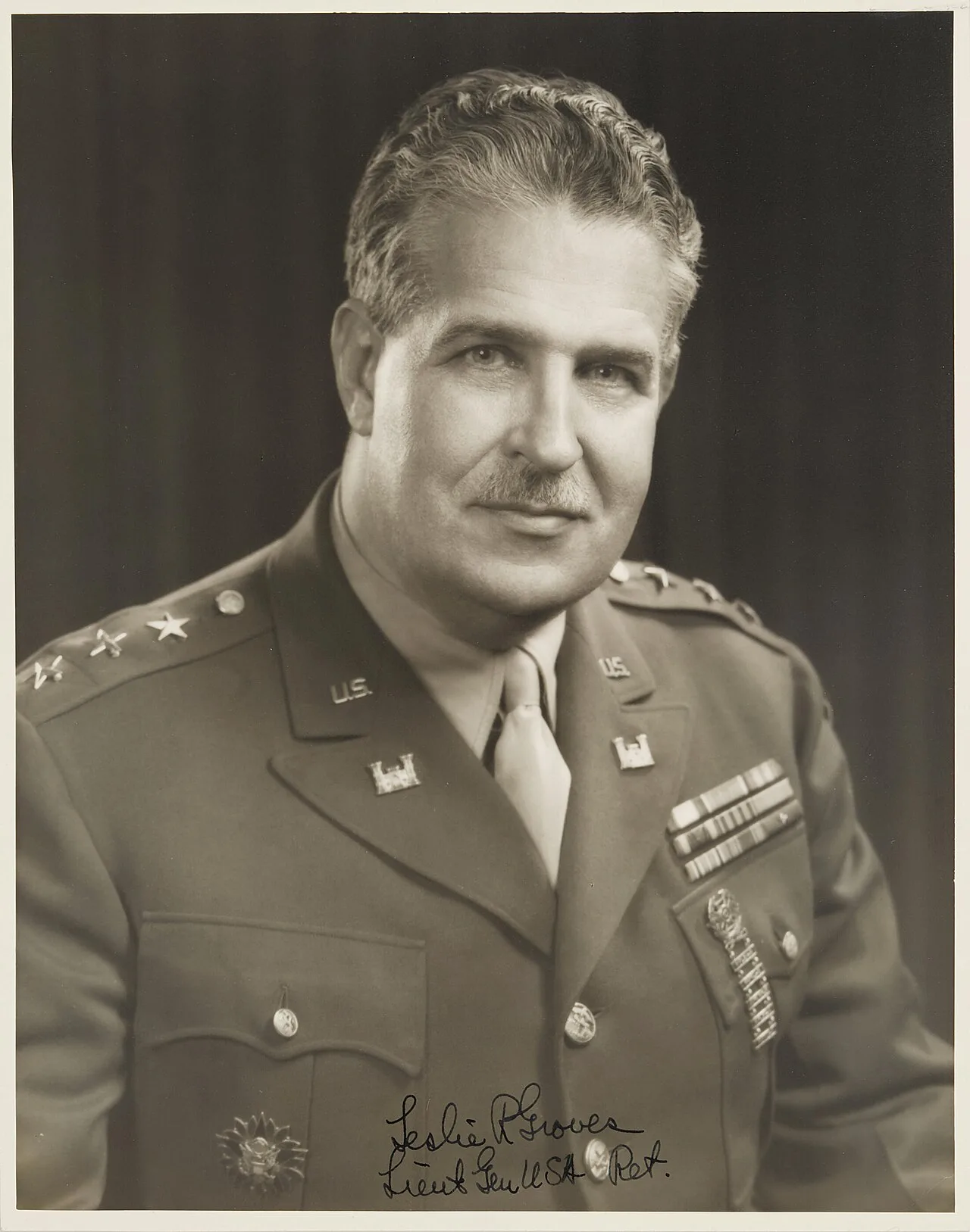 Porträt von Leslie R. Groves (1896–1970) – Gedenkseite