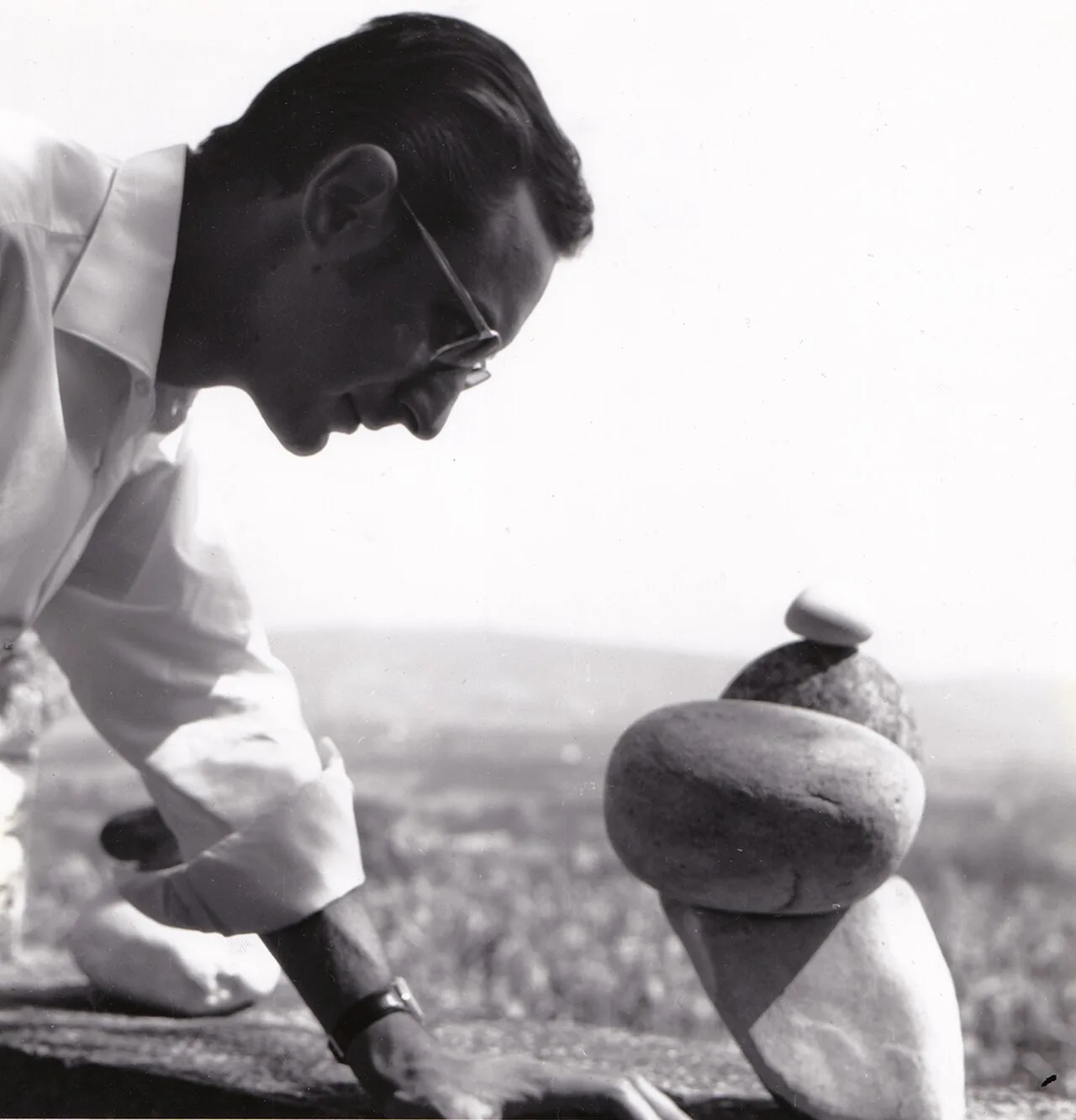 Porträt von Jean-Michel Sanejouand (1934–2021) – Gedenkseite