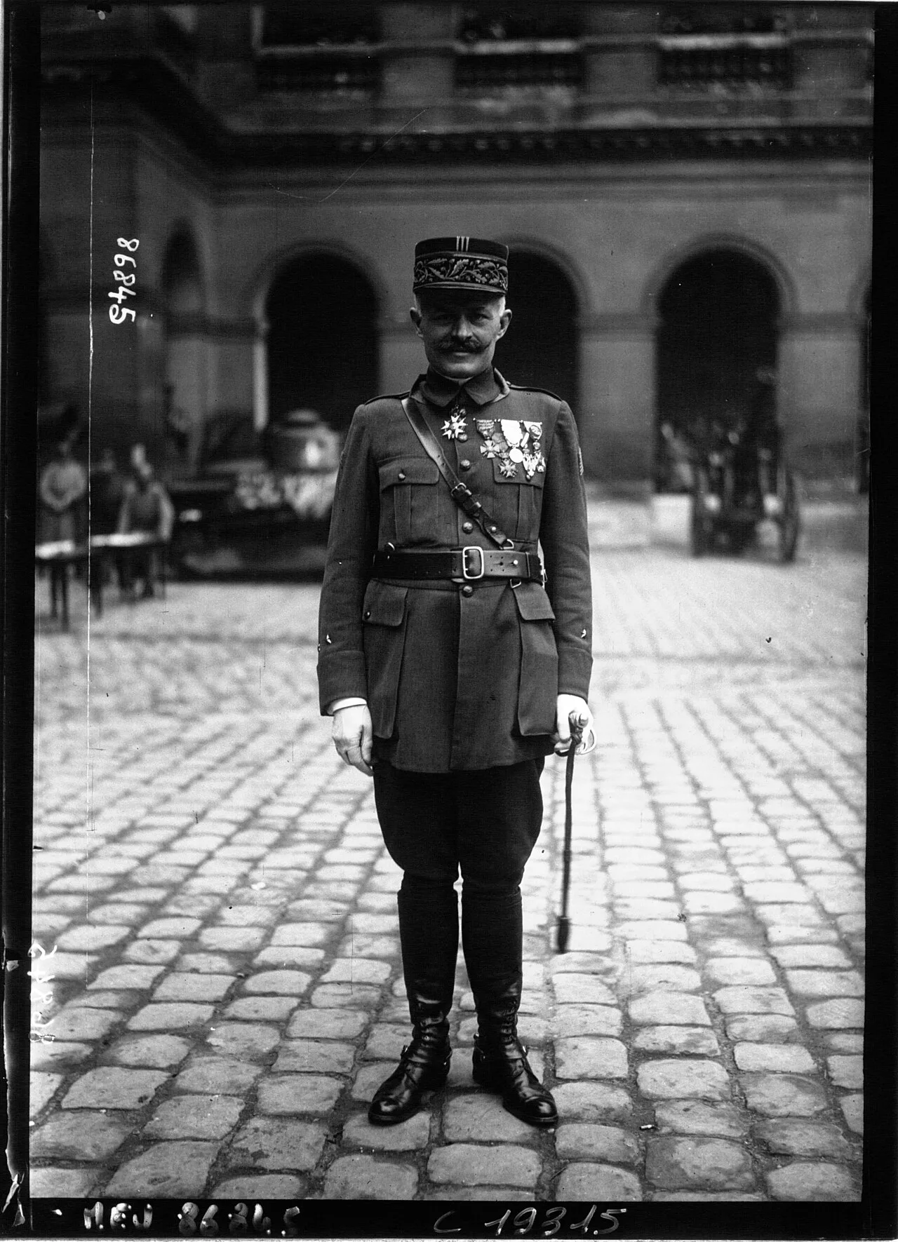 Porträt von Jean Larroque (1875–1921) – Gedenkseite