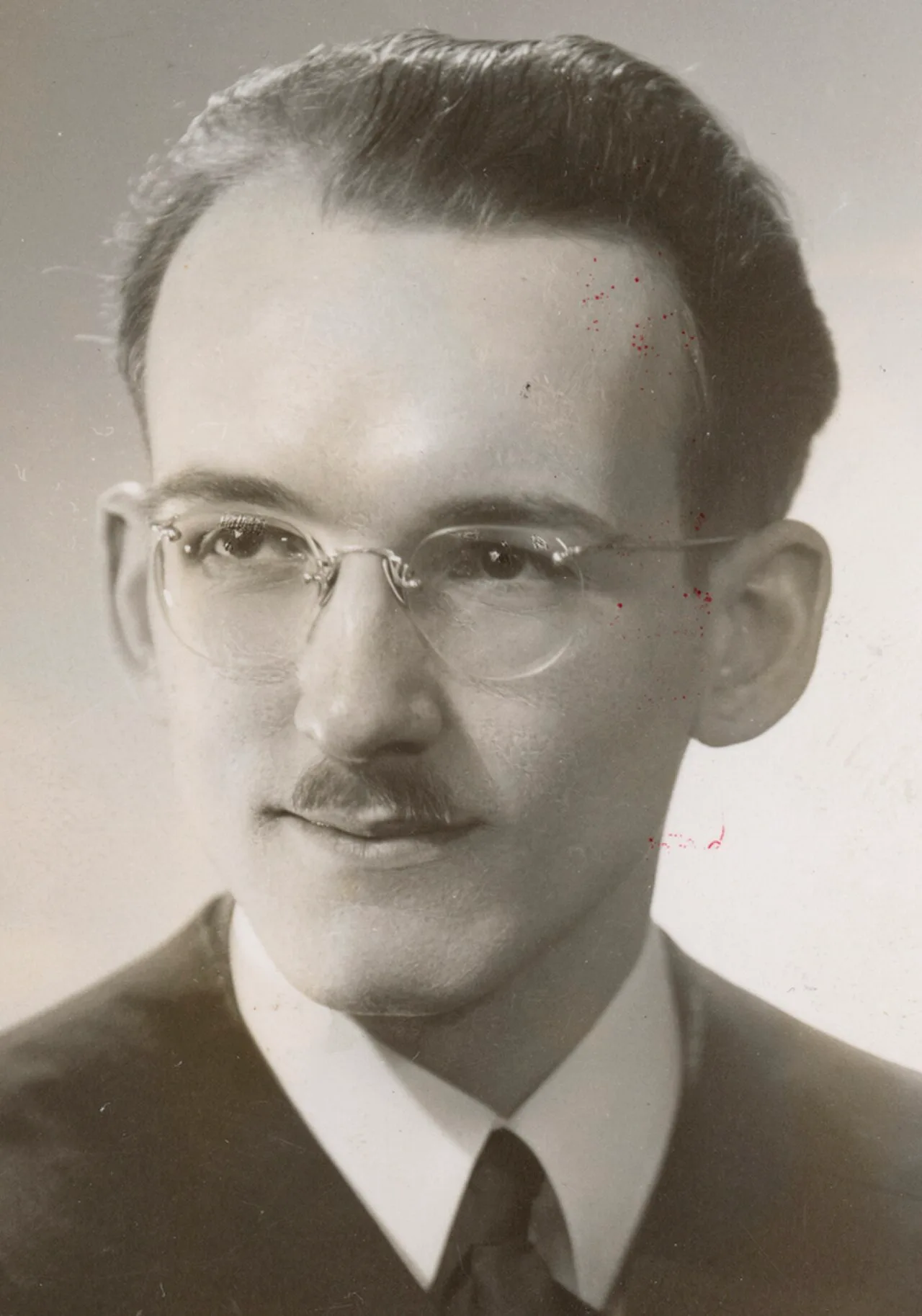 Portrait of Jules Deschênes (1923–2000) – memorial page