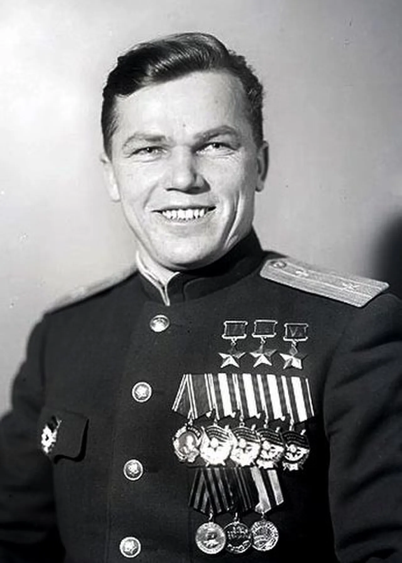 Porträt von Iwan Nikitowitsch Koschedub (1920–1991) – Gedenkseite