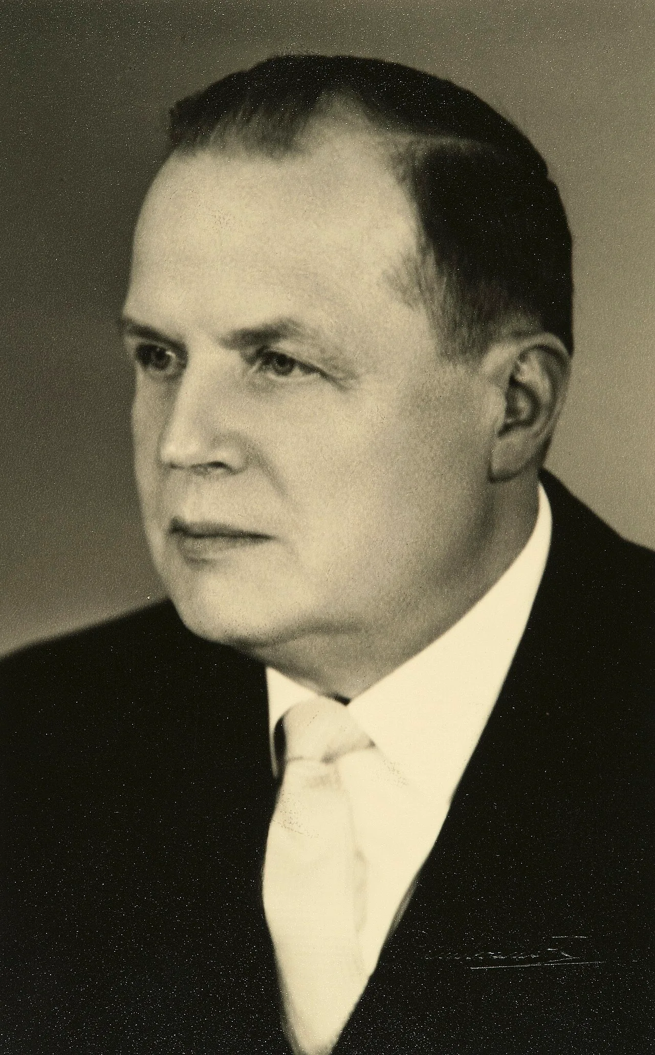 Porträt von Kustaa Vilkuna (1902–1980) – Gedenkseite