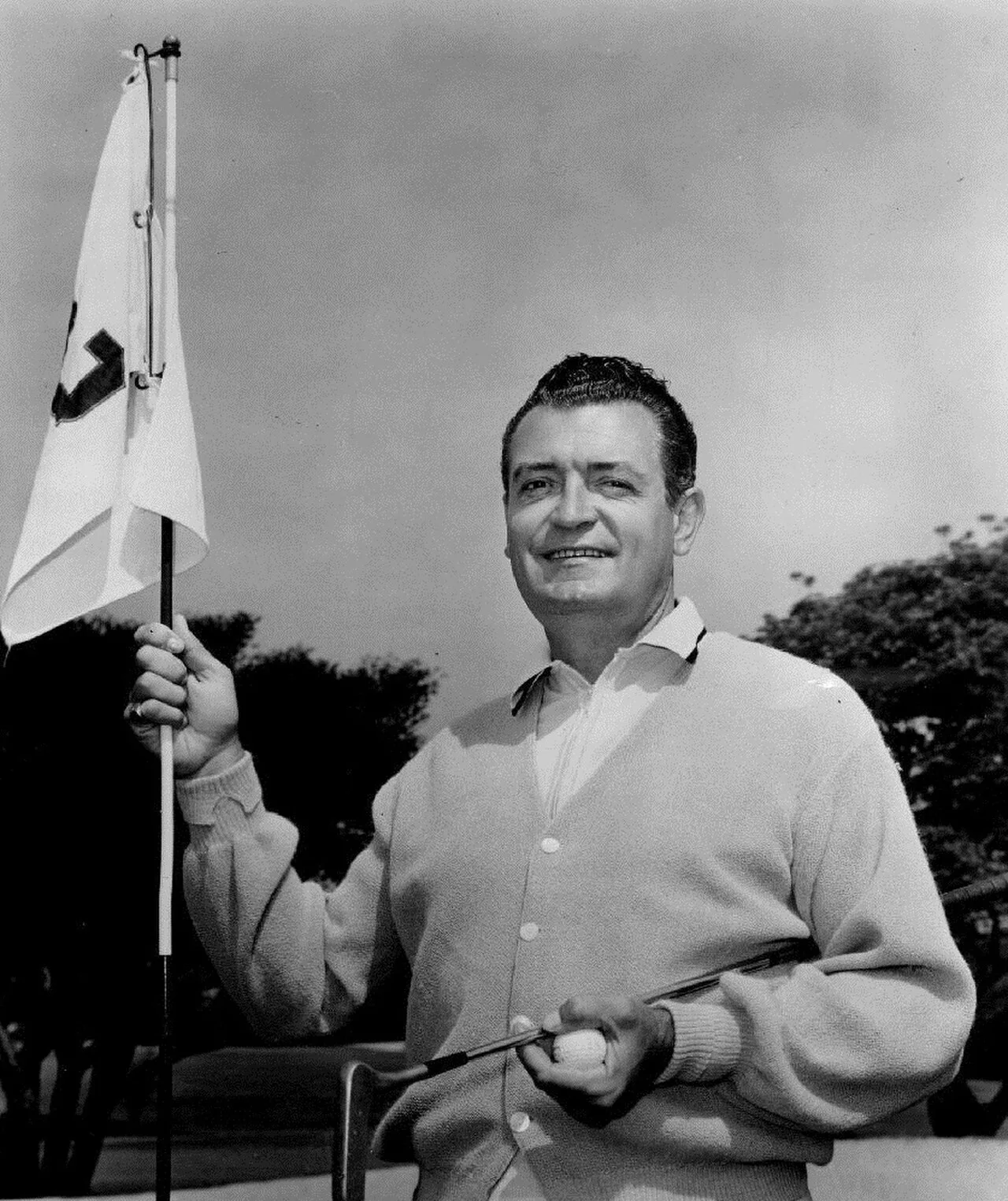 Portrait of Chick Hearn (1916–2002) – memorial page