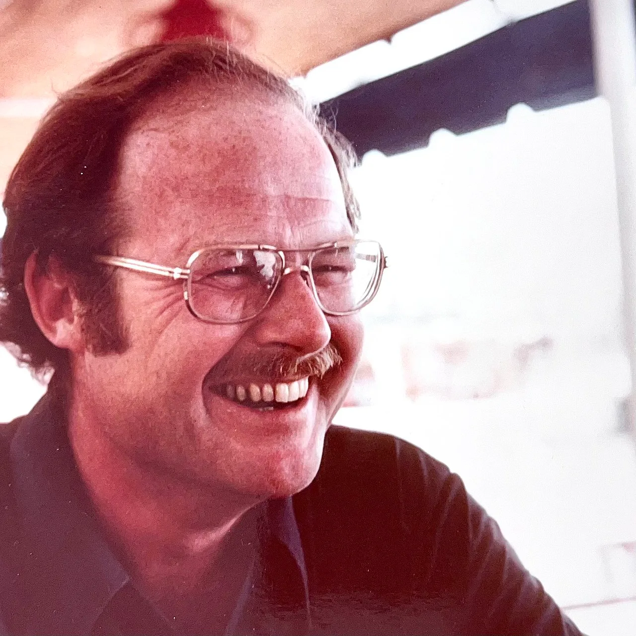 Porträt von George Fletcher Bass (1932–2021) – Gedenkseite