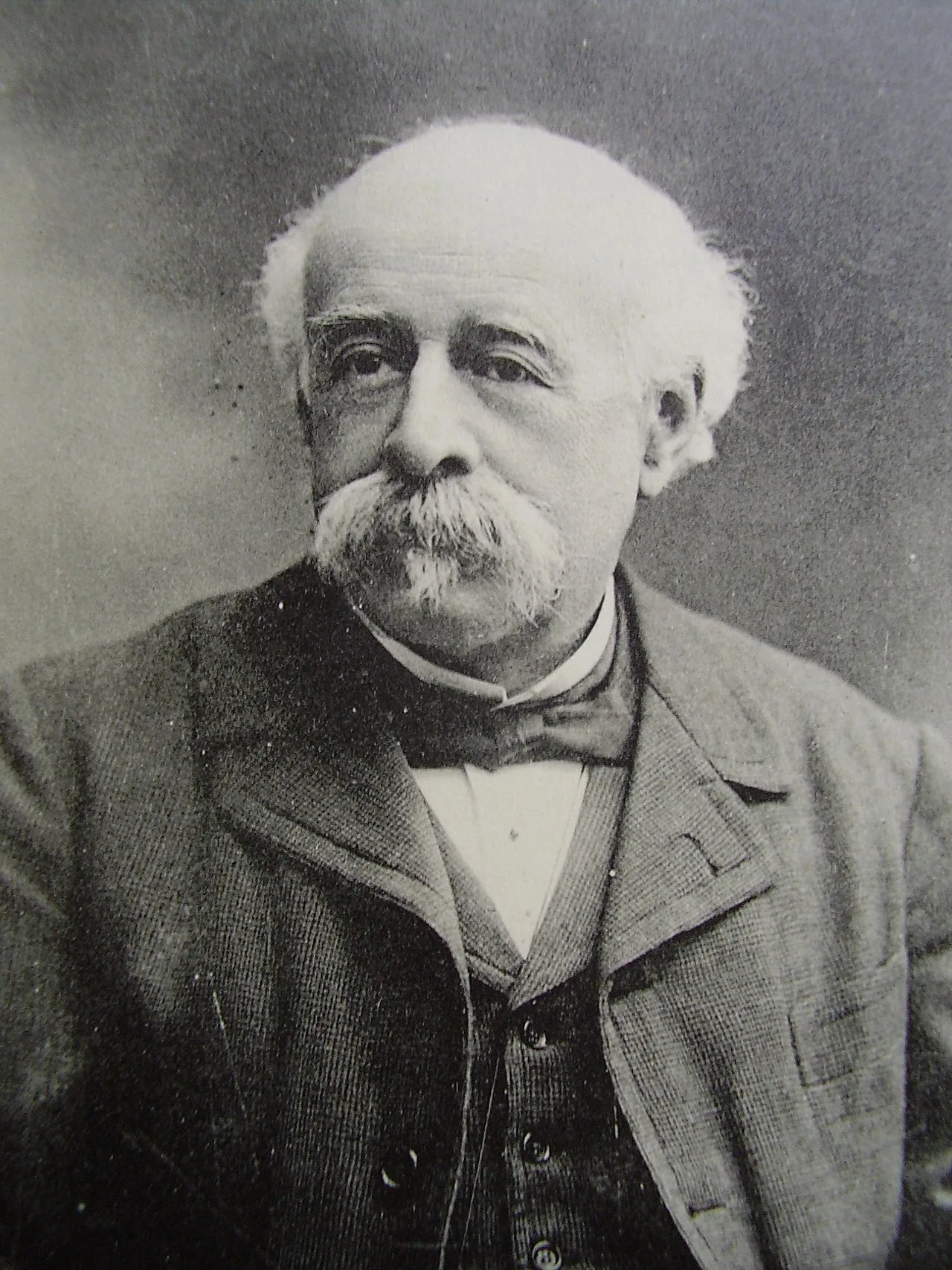 Porträt von Louis Passy (1830–1913) – Gedenkseite