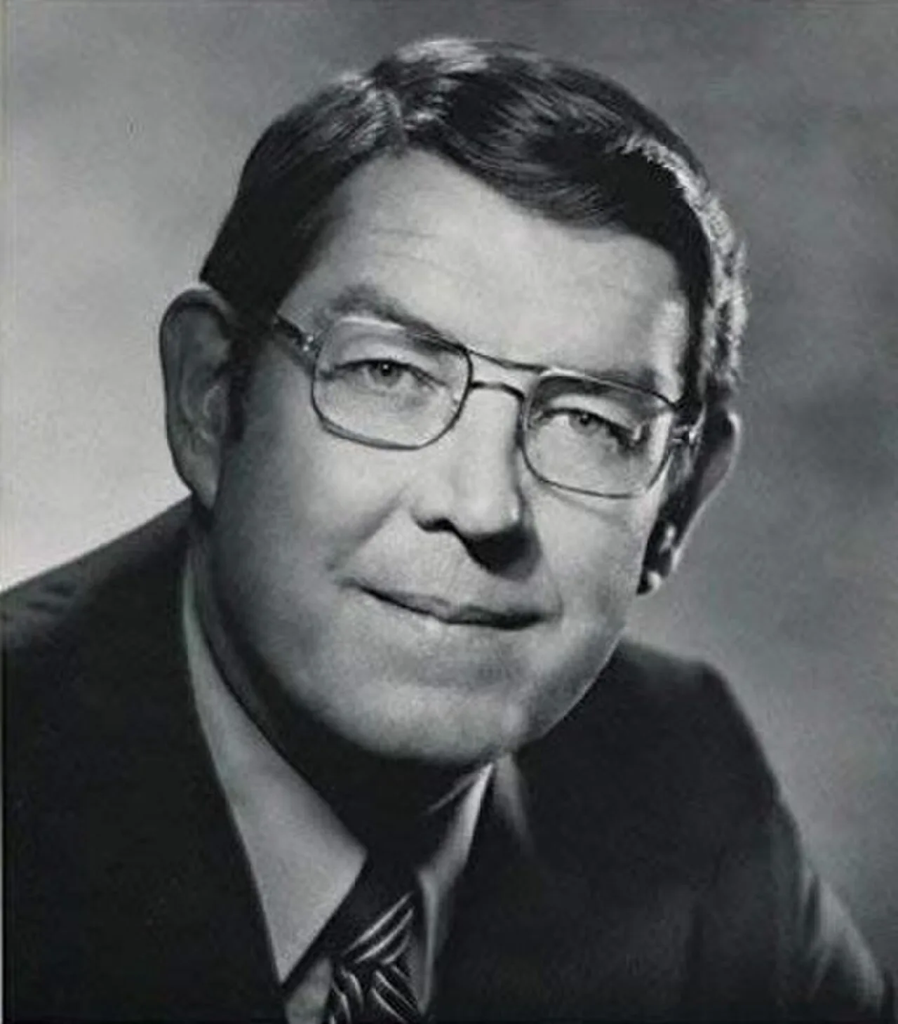 Portrait of John V. Evans (1925–2014) – memorial page