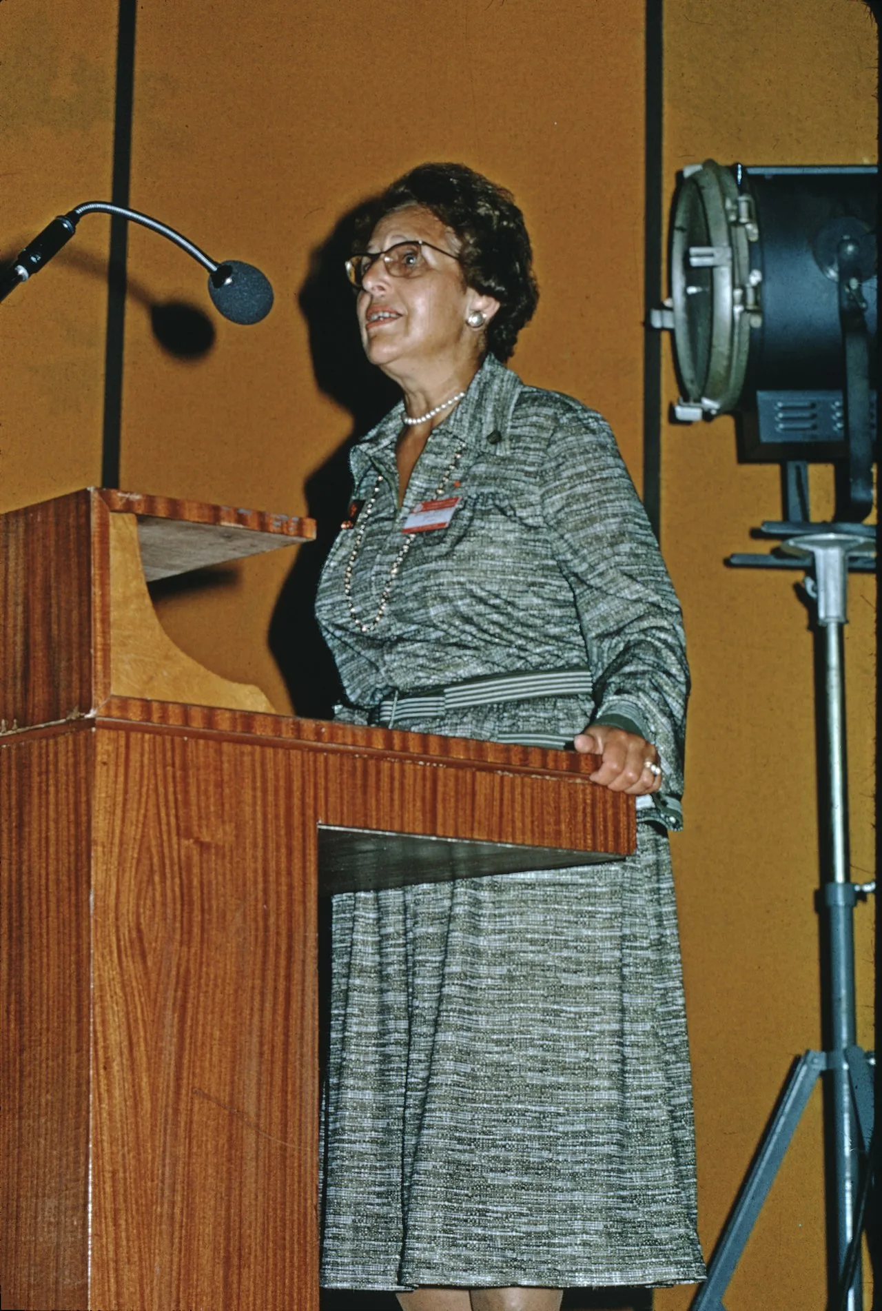 Porträt von Marcelle Devaud (1908–2008) – Gedenkseite