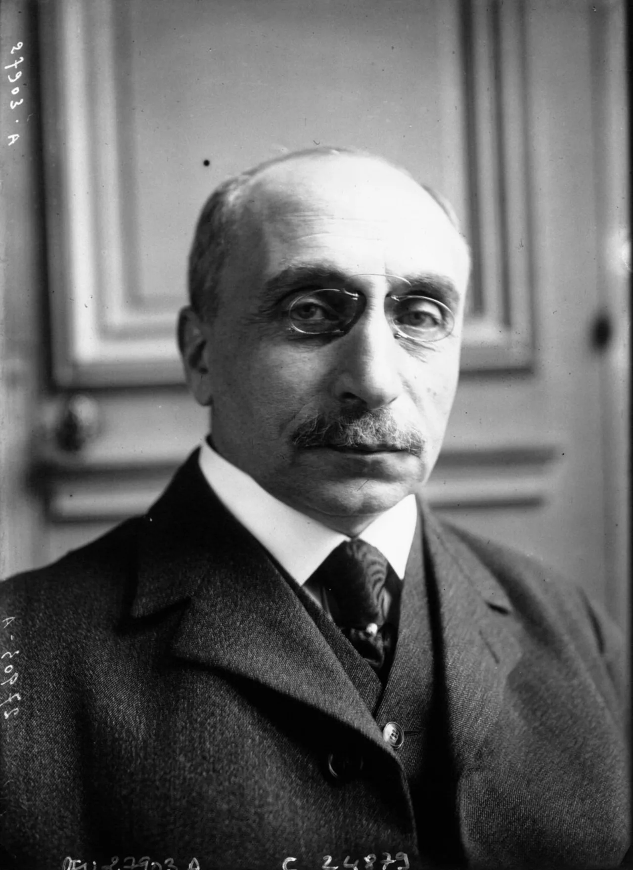 Portrait of Abraham Schrameck (1867–1948) – memorial page