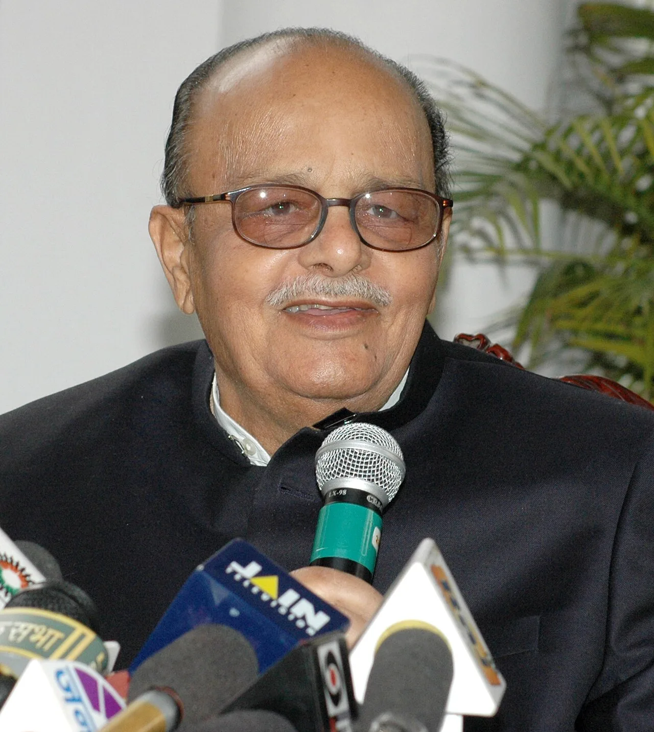 Porträt von Arjun Singh (1930–2011) – Gedenkseite