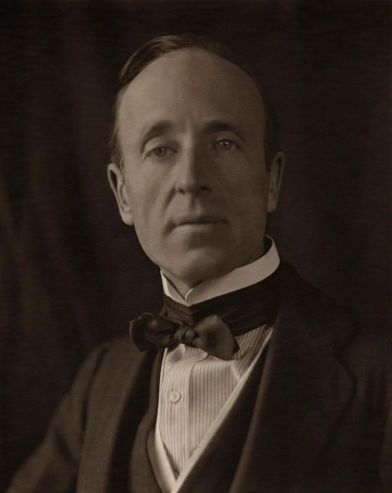 Portrait of Charles Vane-Tempest-Stewart, 7. Marquess of Londonderry (1878–1949) – memorial page