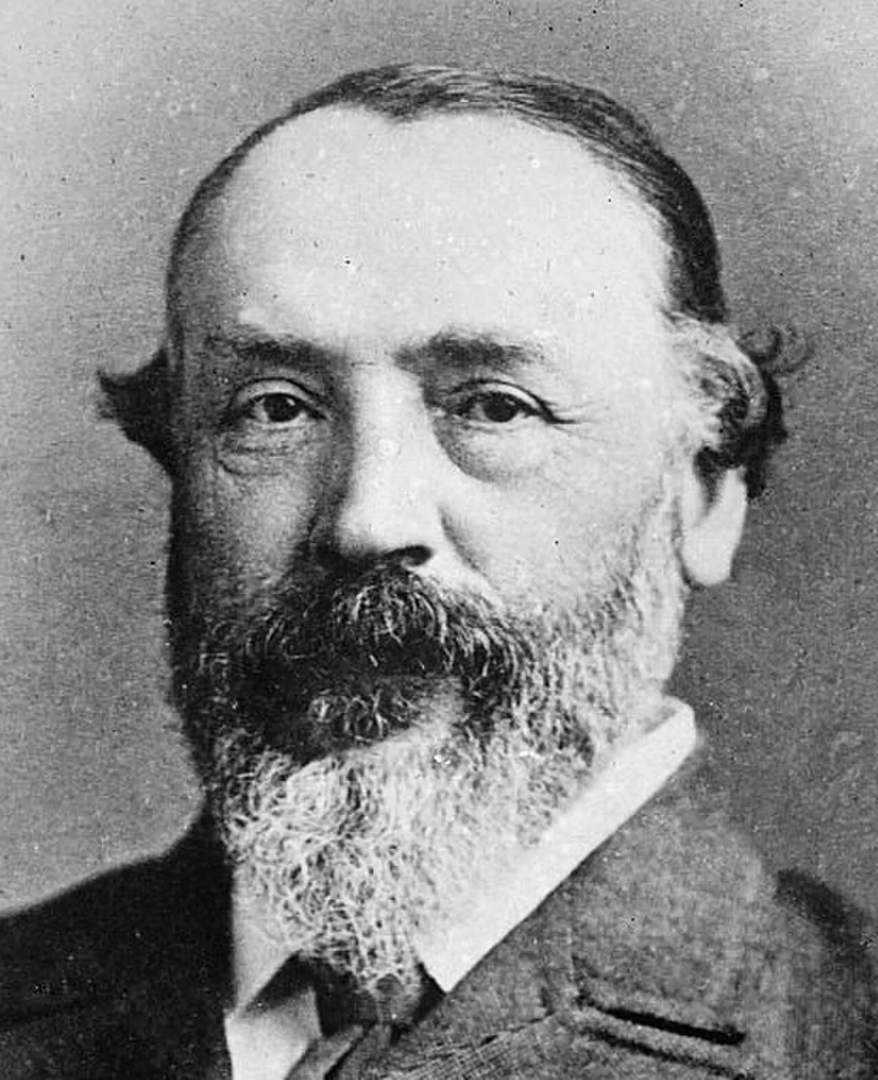Porträt von Henry du Pré Labouchère (1831–1912) – Gedenkseite
