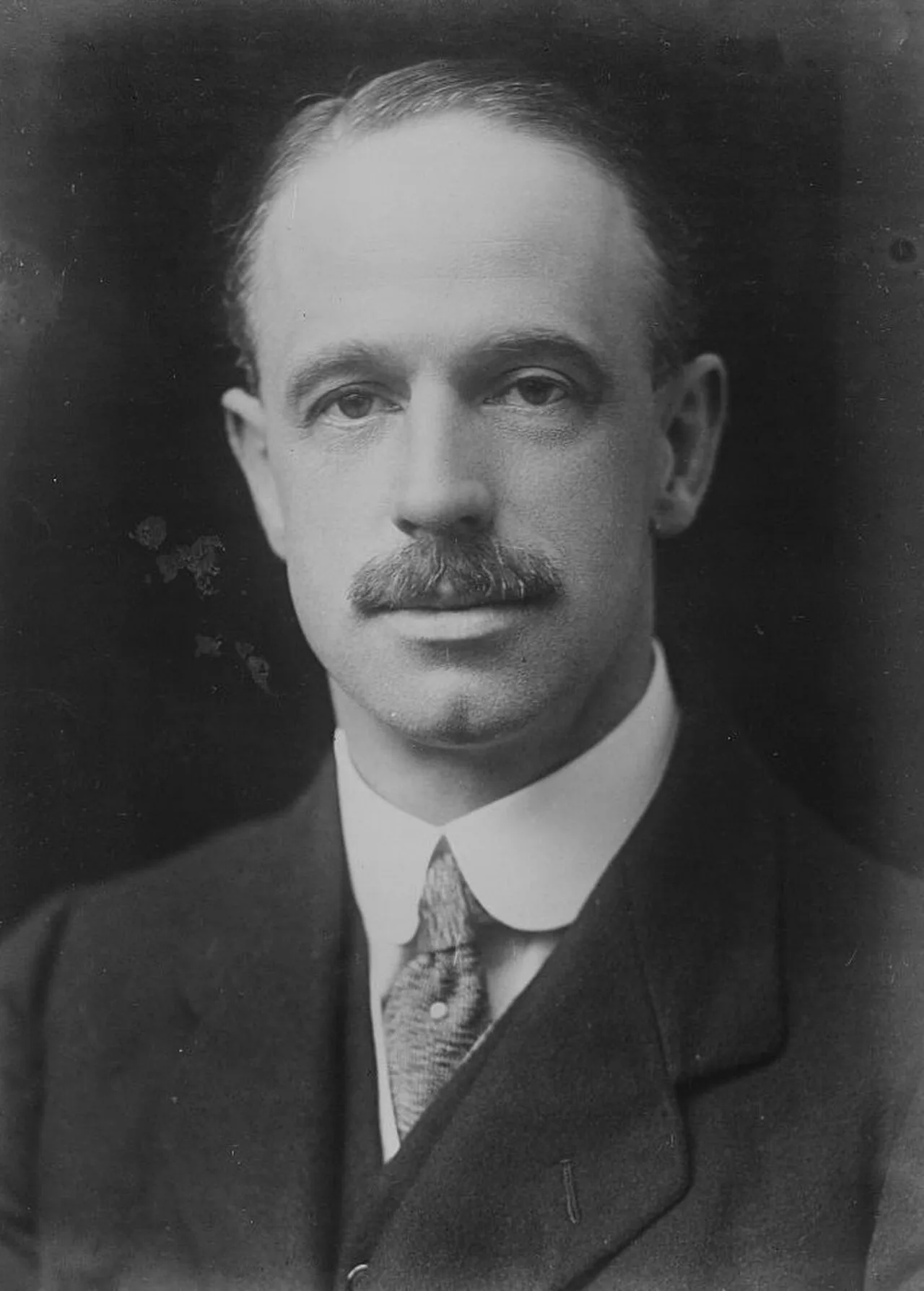 Portrait of Eric Drummond, 7. Earl of Perth (1876–1951) – memorial page