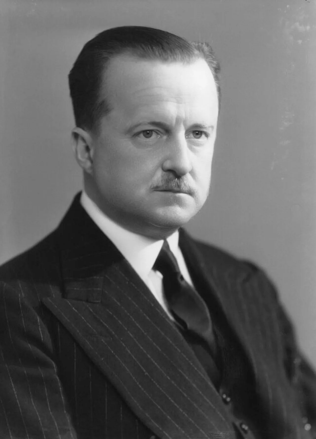 Portrait of Alfred Duff Cooper, 1. Viscount Norwich (1890–1954) – memorial page