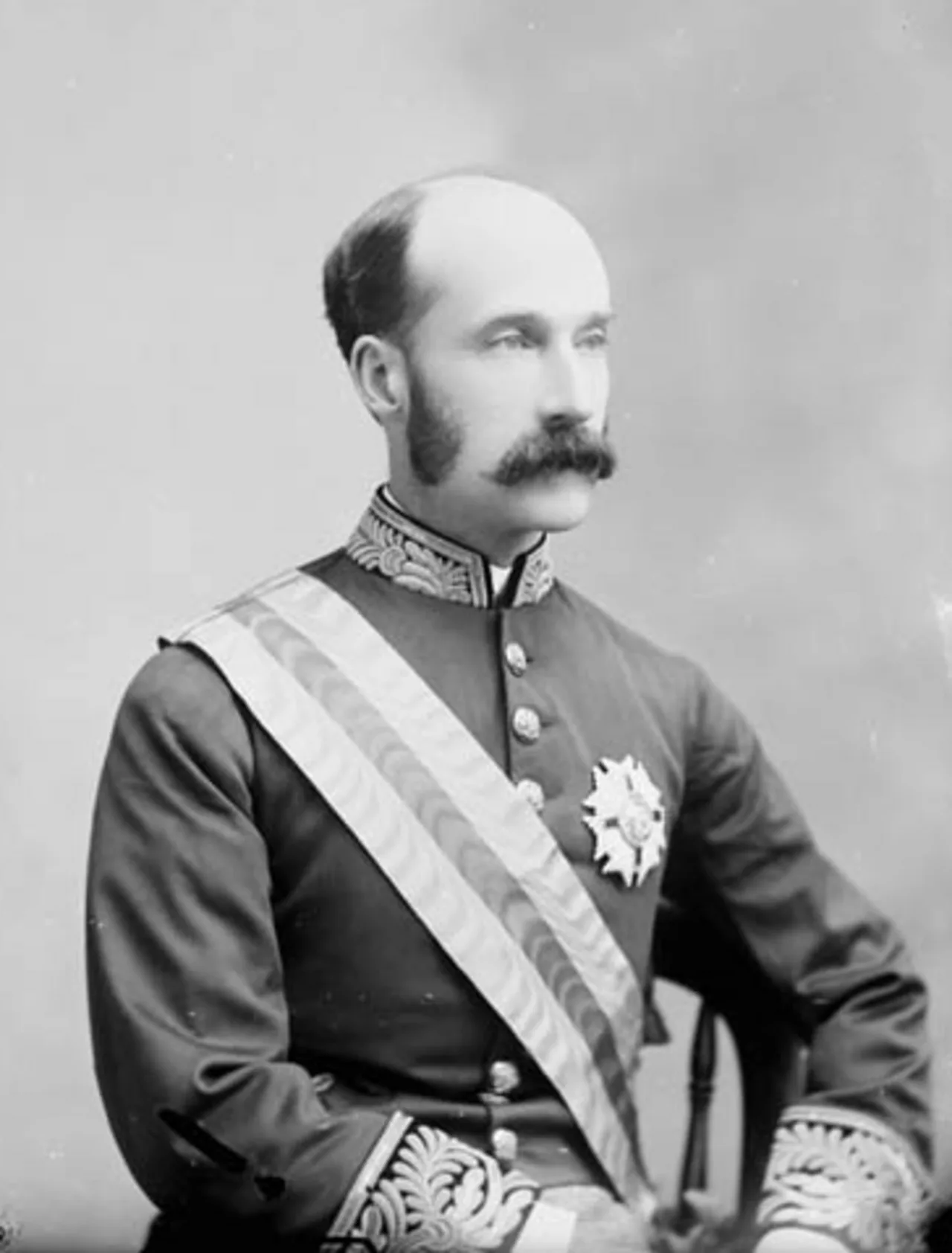 Porträt von Henry Petty-FitzMaurice, 5. Marquess of Lansdowne (1845–1927) – Gedenkseite